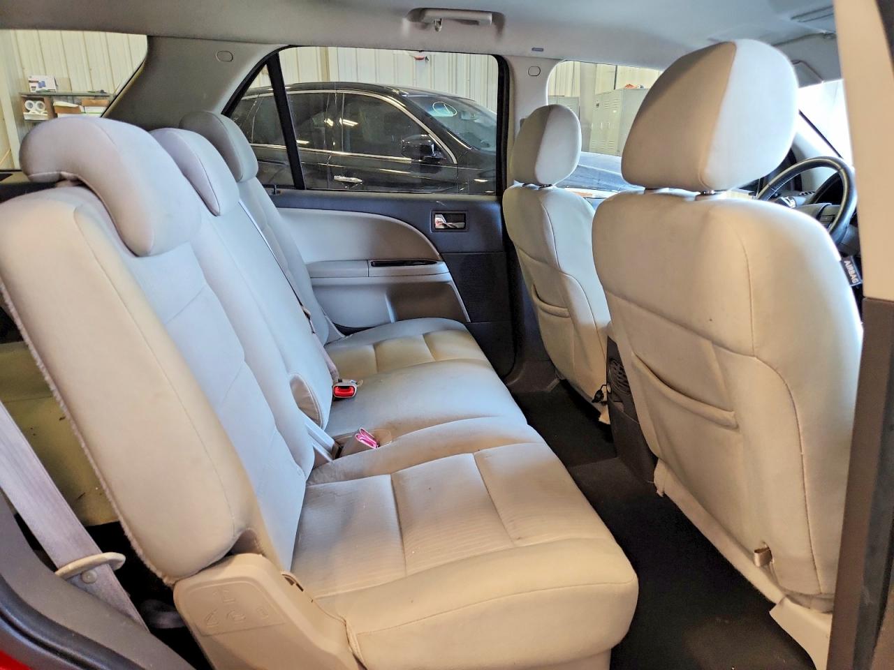 2009 Ford Taurus X Sel Red vin: 1FMDK02W09GA03722