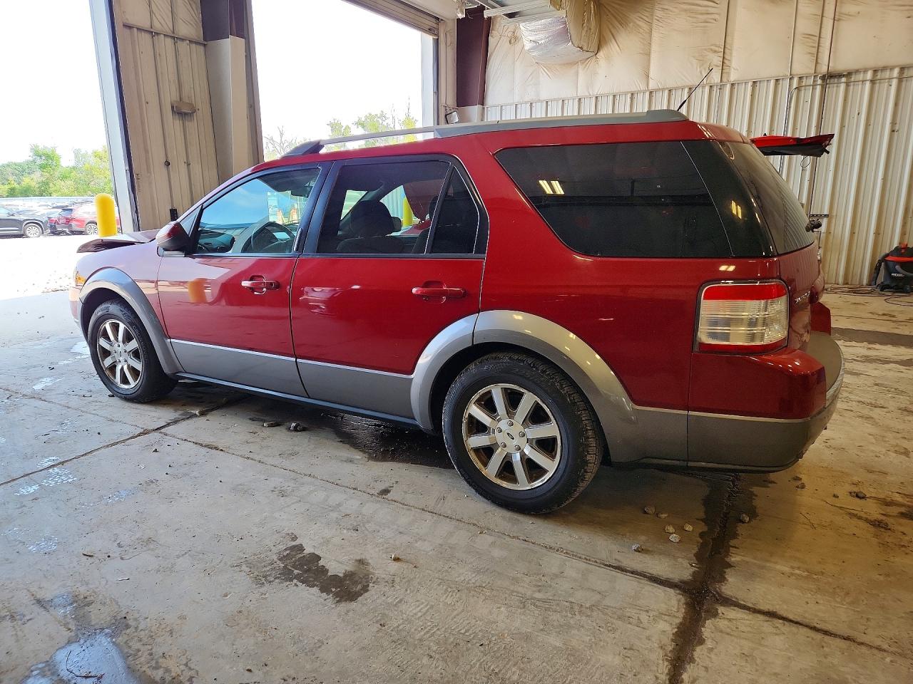 2009 Ford Taurus X Sel Red vin: 1FMDK02W09GA03722