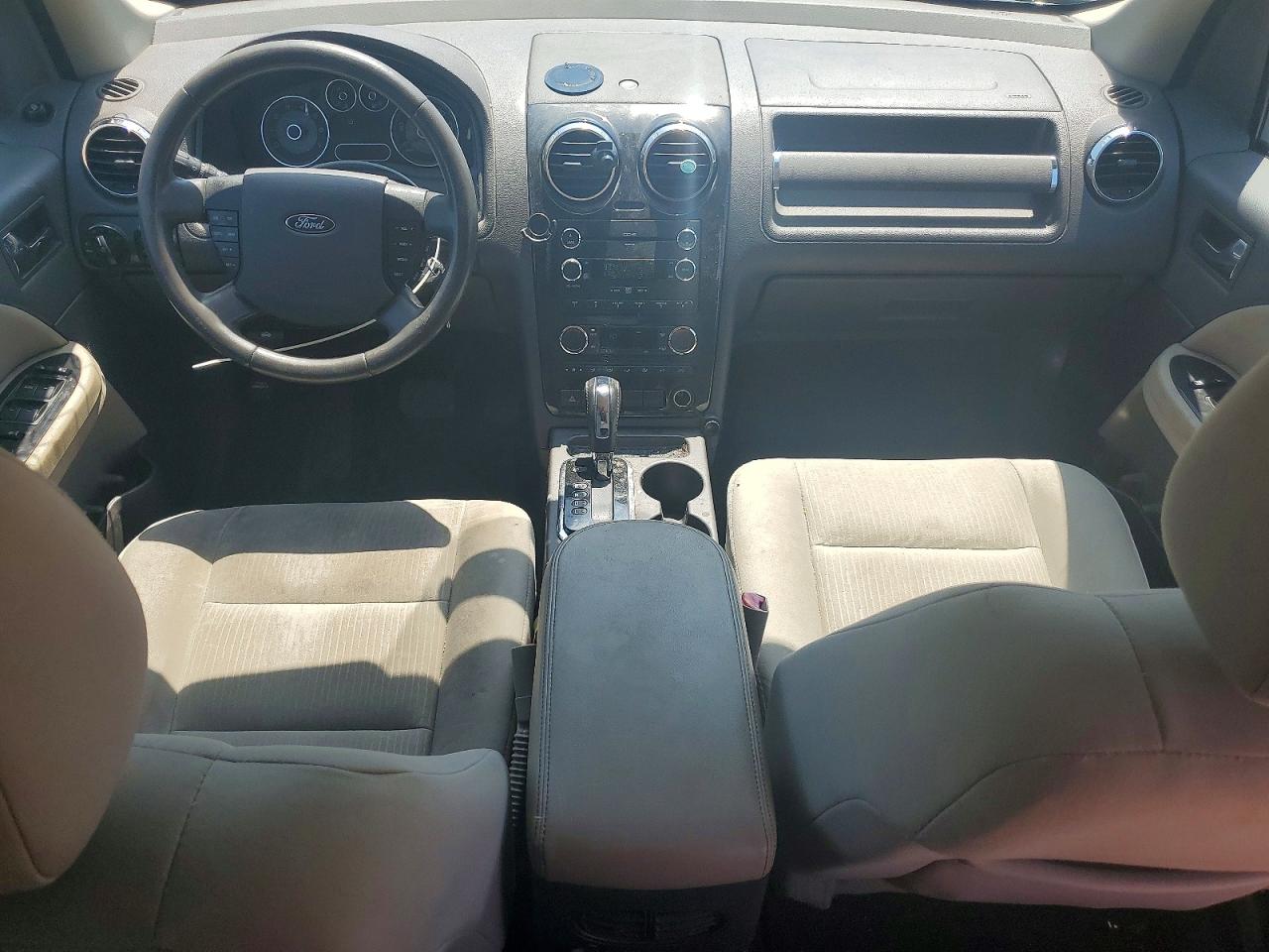 2008 Ford Taurus X Sel Cream vin: 1FMDK02W28GA33366