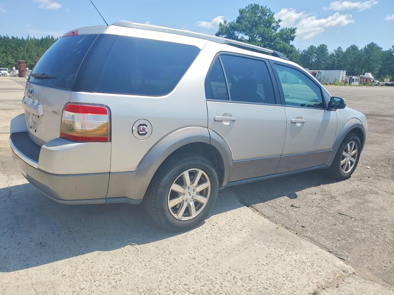2008 Ford Taurus X Sel Cream vin: 1FMDK02W28GA33366
