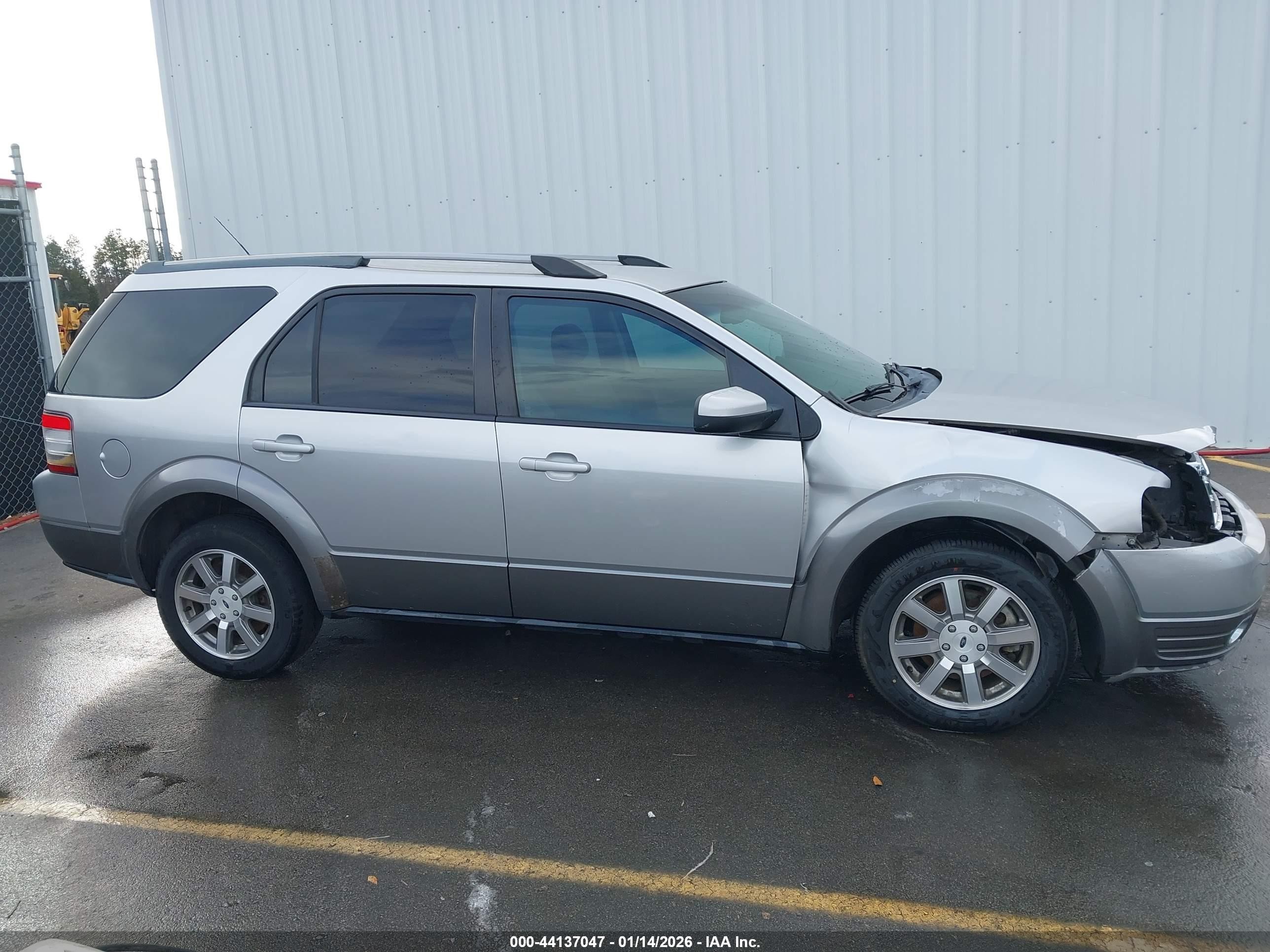 2009 Ford Taurus X Sel Silver vin: 1FMDK02W29GA04631