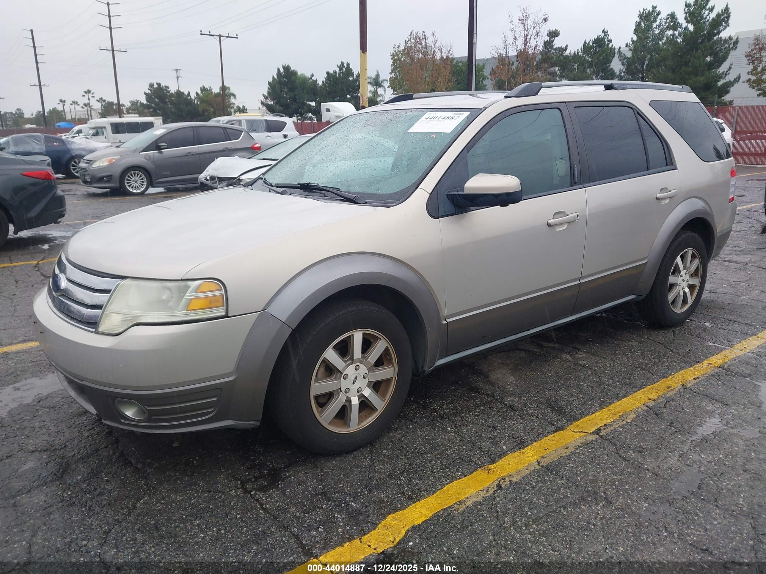 2009 Ford Taurus X Sel Золотой vin: 1FMDK02W49GA05456
