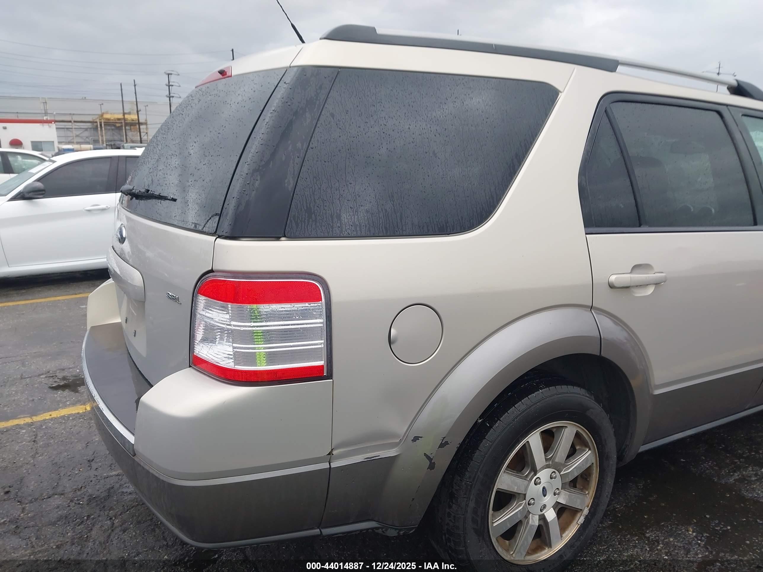 2009 Ford Taurus X Sel Золотой vin: 1FMDK02W49GA05456