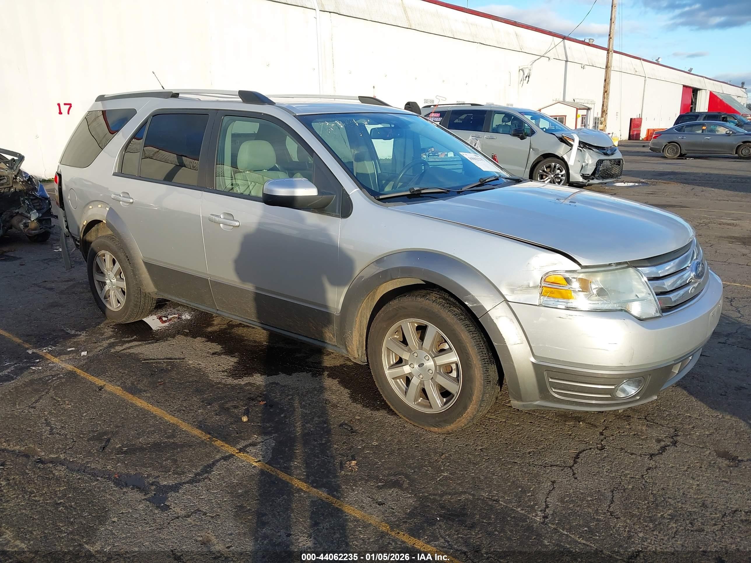 2009 Ford Taurus X Sel Silver vin: 1FMDK02W49GA06316