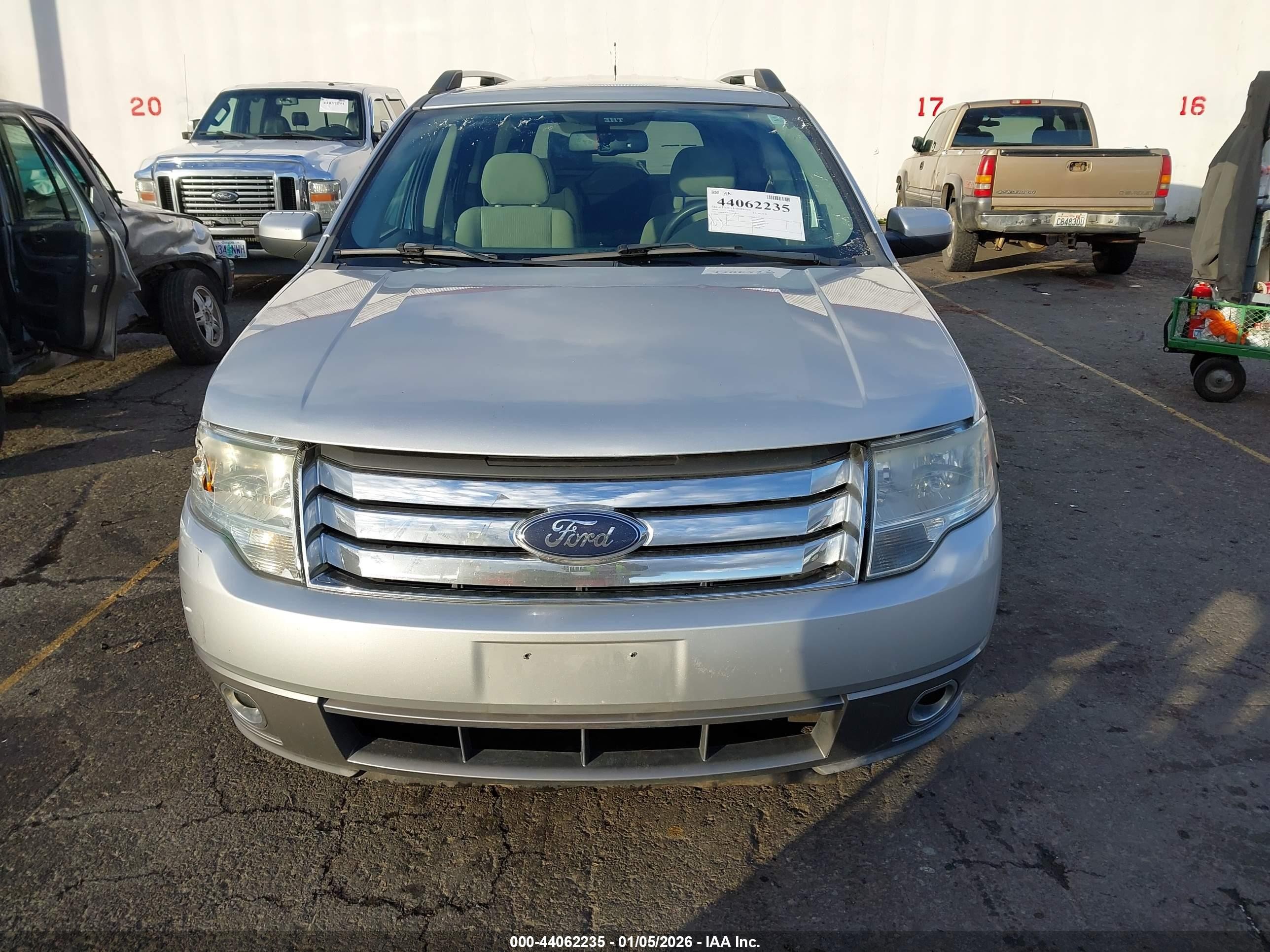 2009 Ford Taurus X Sel Silver vin: 1FMDK02W49GA06316