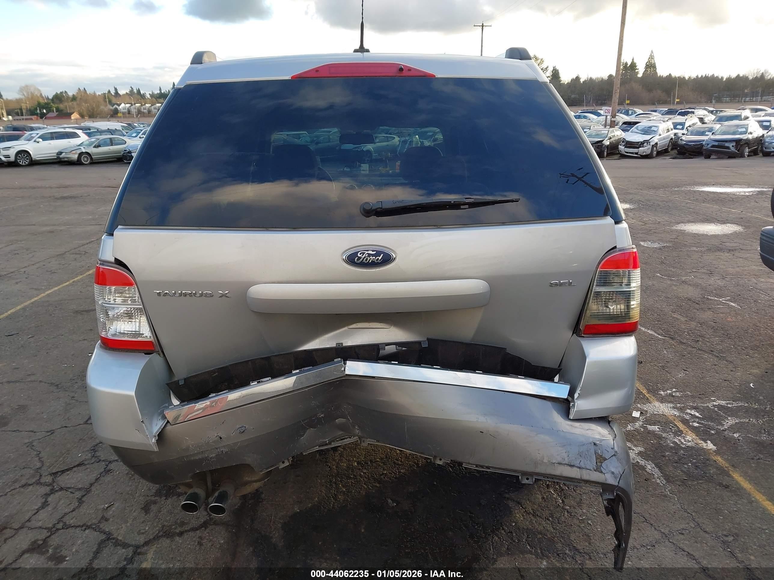 2009 Ford Taurus X Sel Silver vin: 1FMDK02W49GA06316