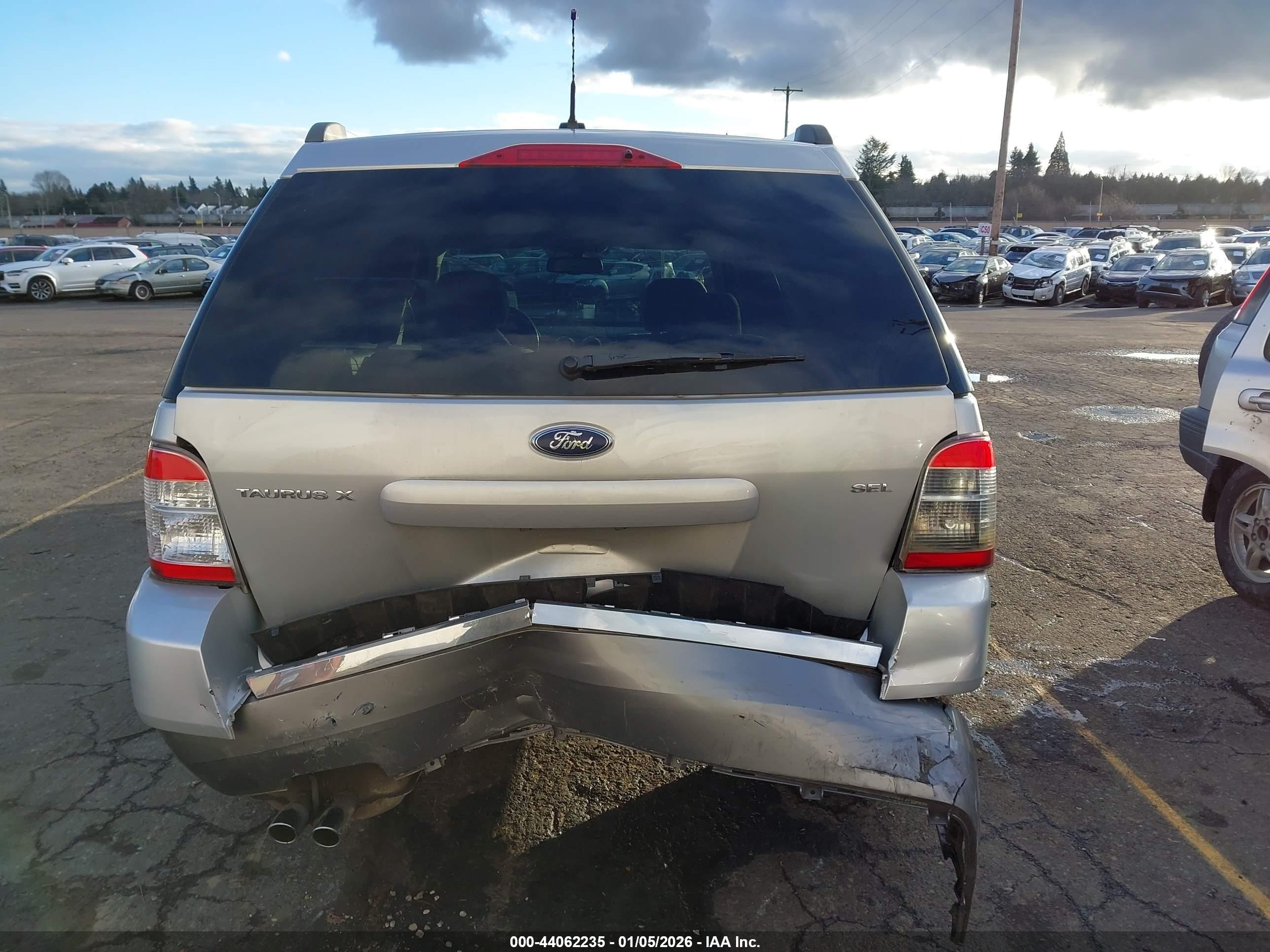2009 Ford Taurus X Sel Silver vin: 1FMDK02W49GA06316