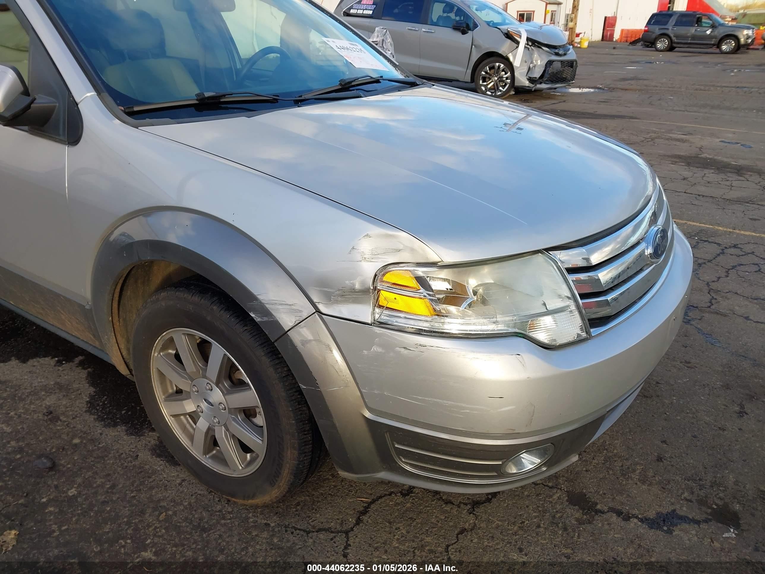 2009 Ford Taurus X Sel Silver vin: 1FMDK02W49GA06316