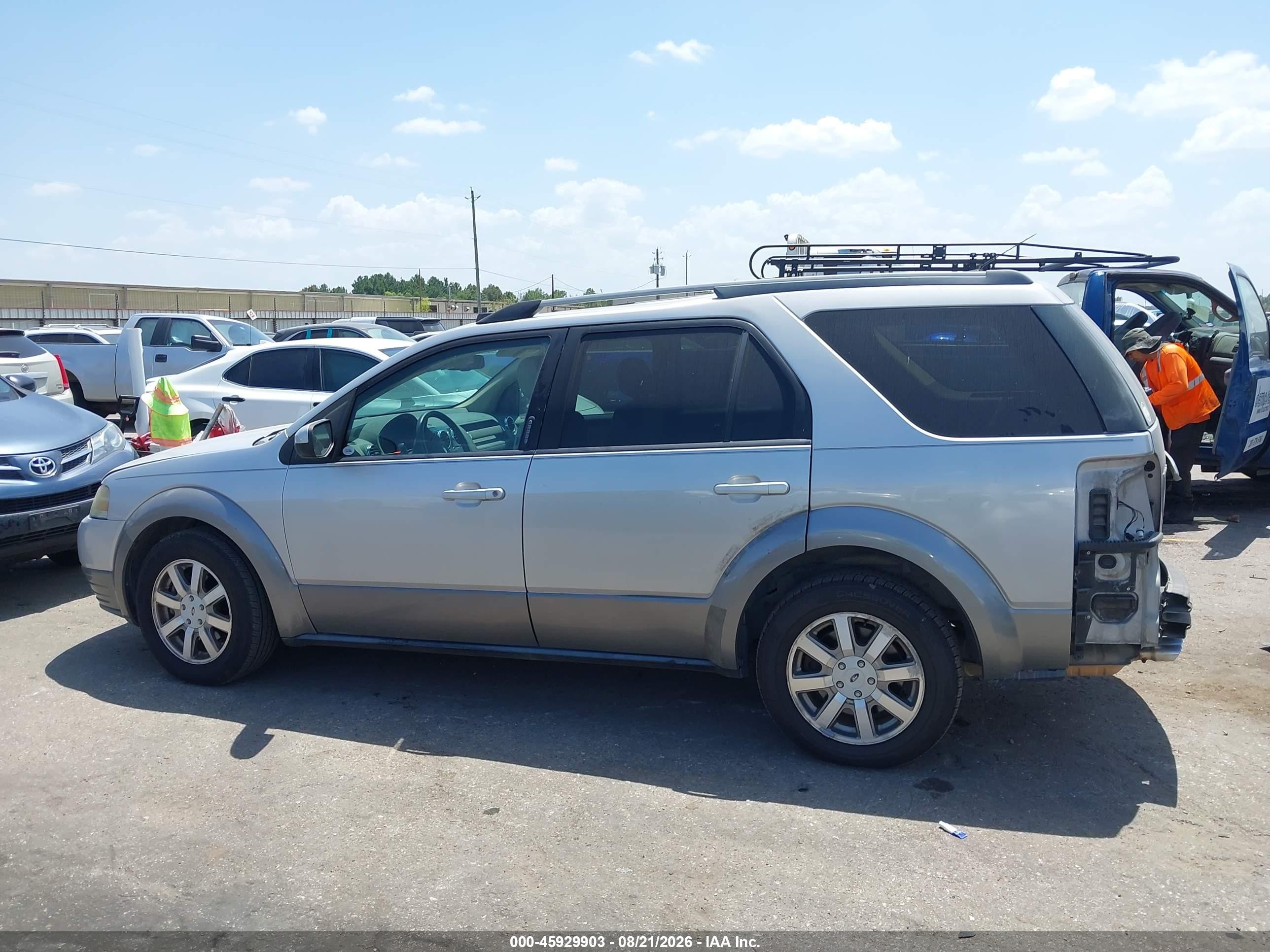 2009 Ford Taurus X Sel Silver vin: 1FMDK02W69GA05538