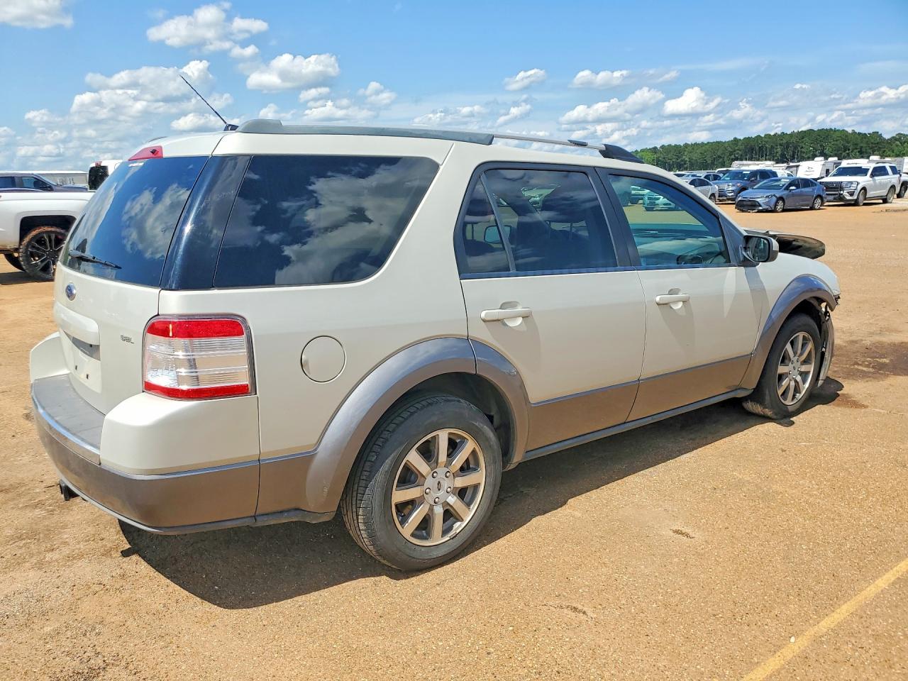 2008 Ford Taurus X Sel Бежевый vin: 1FMDK02W88GA21755