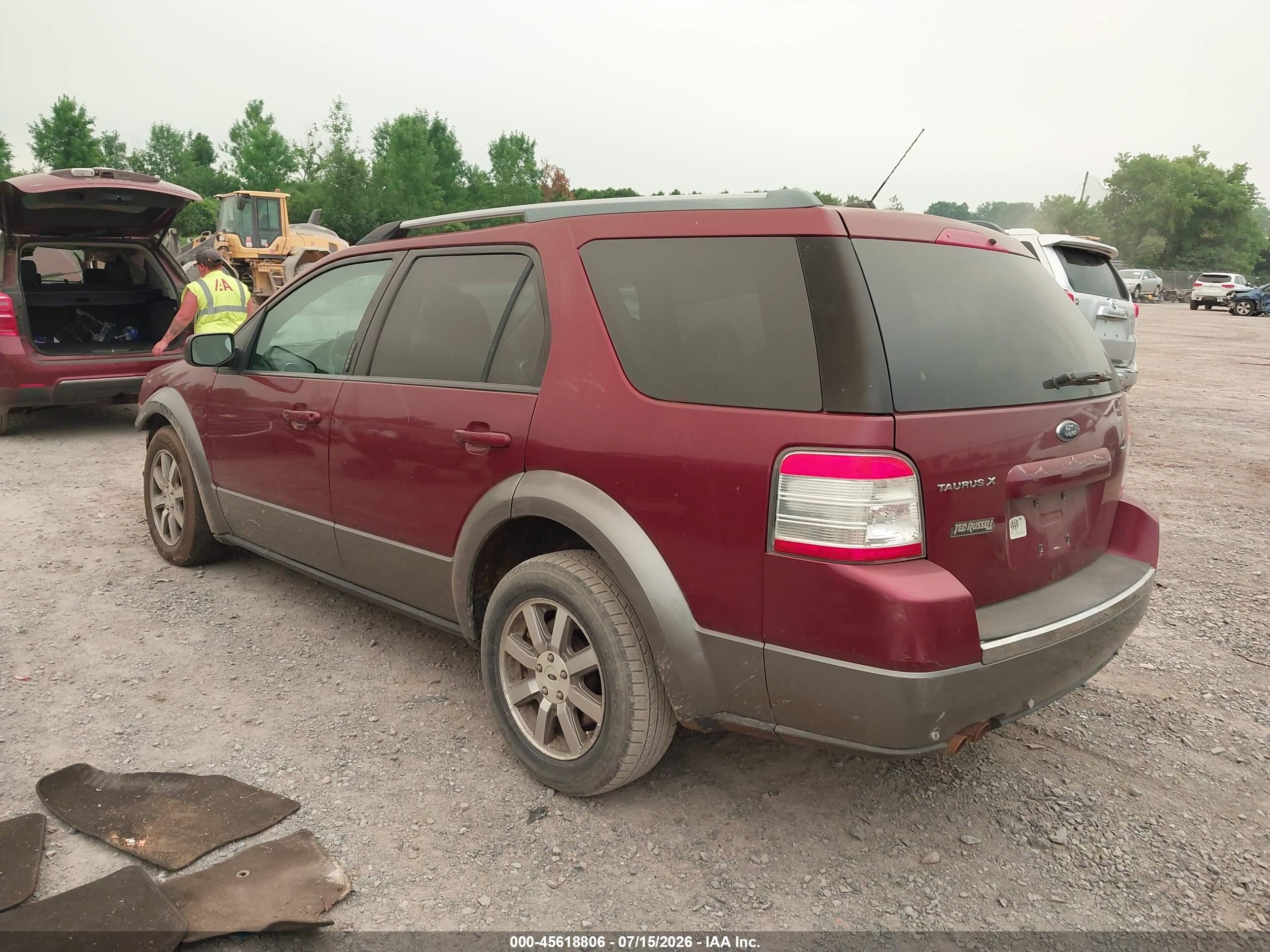 2008 Ford Taurus X Sel Red vin: 1FMDK02WX8GA14516