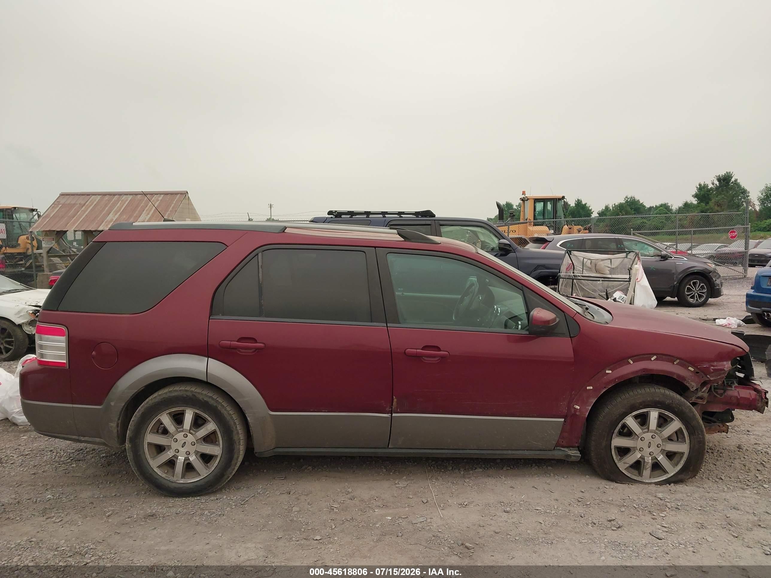 2008 Ford Taurus X Sel Red vin: 1FMDK02WX8GA14516