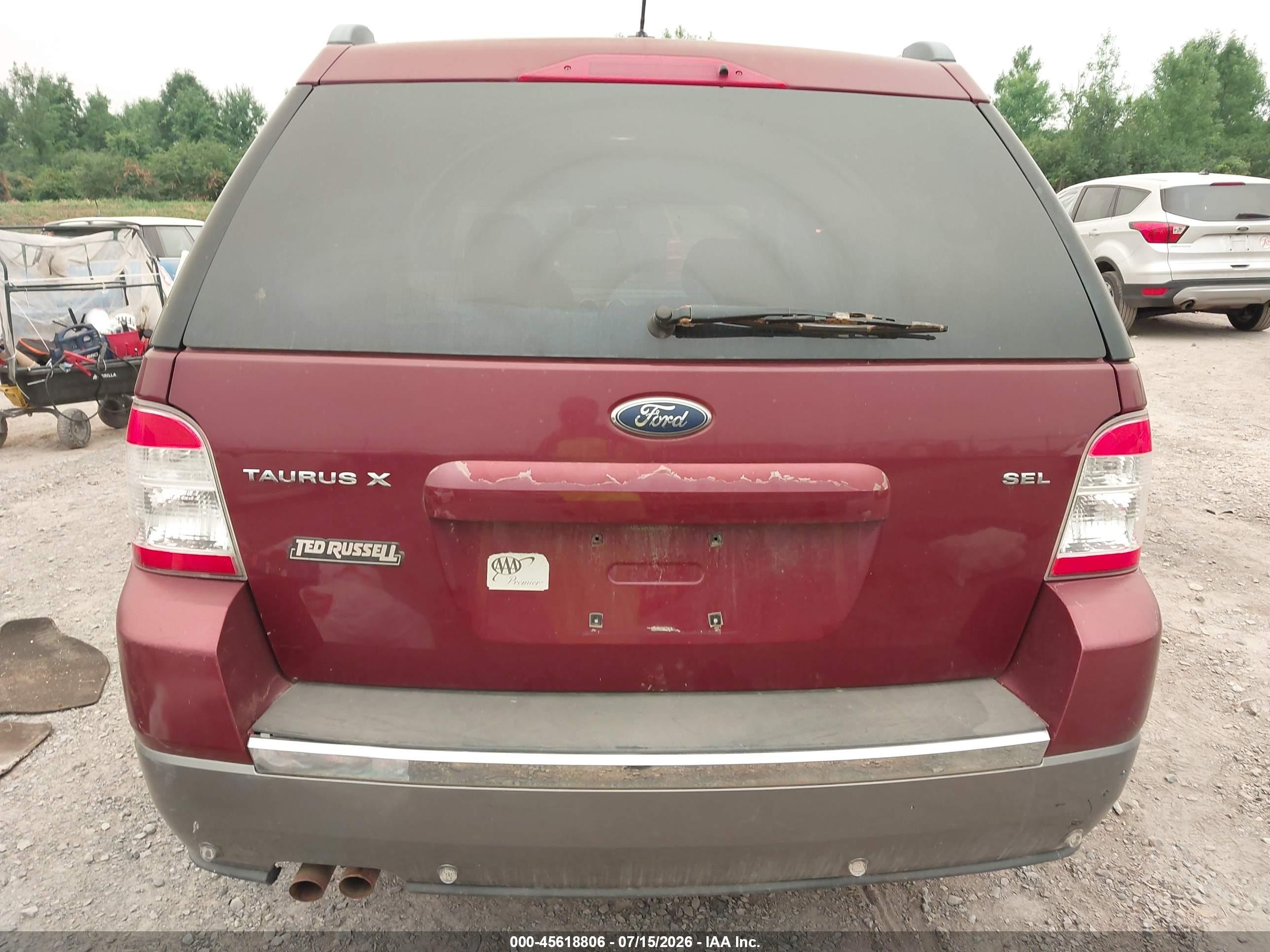 2008 Ford Taurus X Sel Red vin: 1FMDK02WX8GA14516