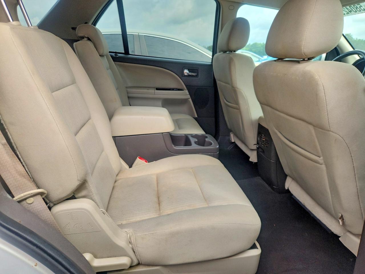2008 Ford Taurus X Sel Silver vin: 1FMDK02WX8GA35642