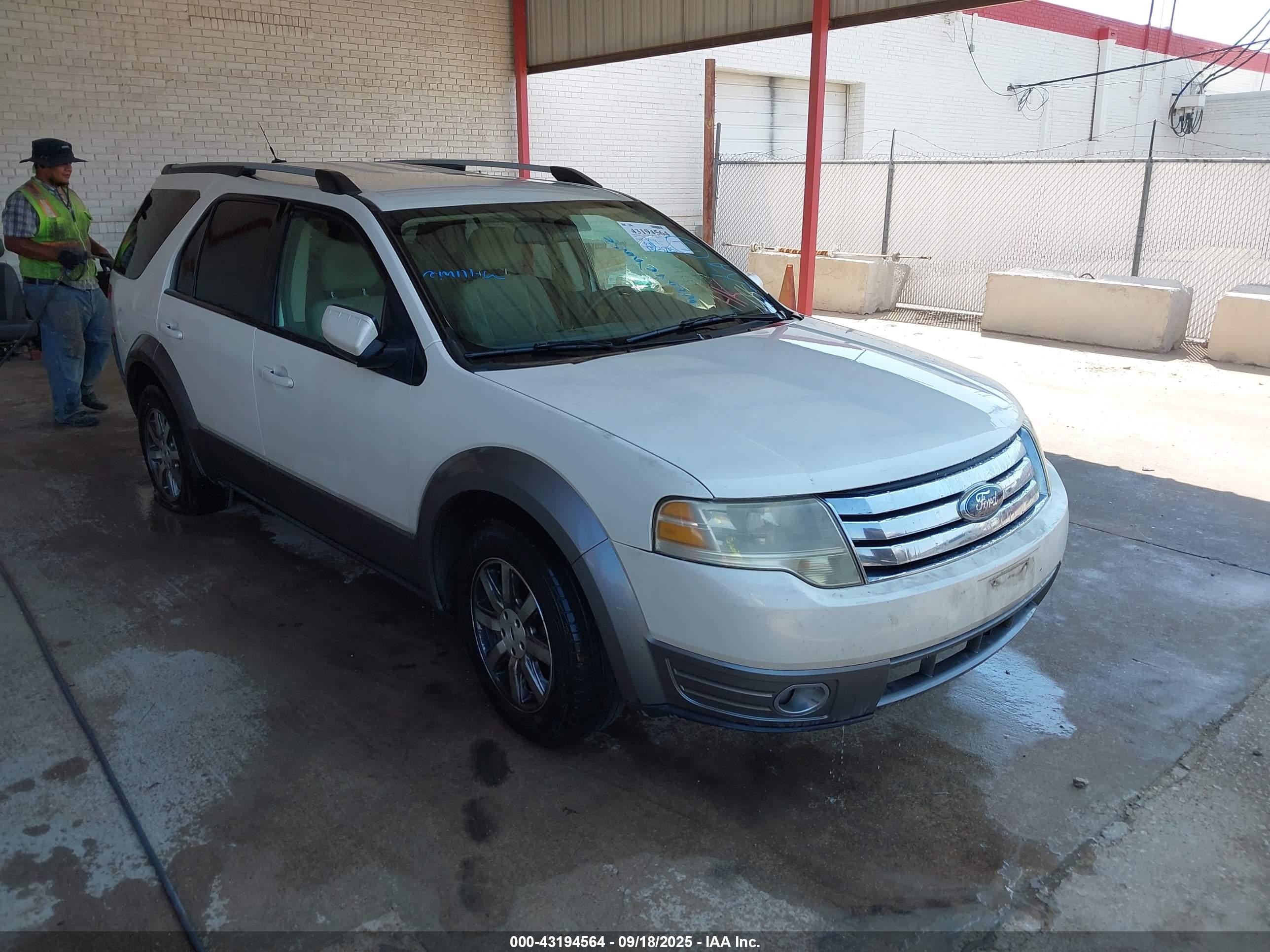 2009 Ford Taurus X Sel Cream vin: 1FMDK02WX9GA03484