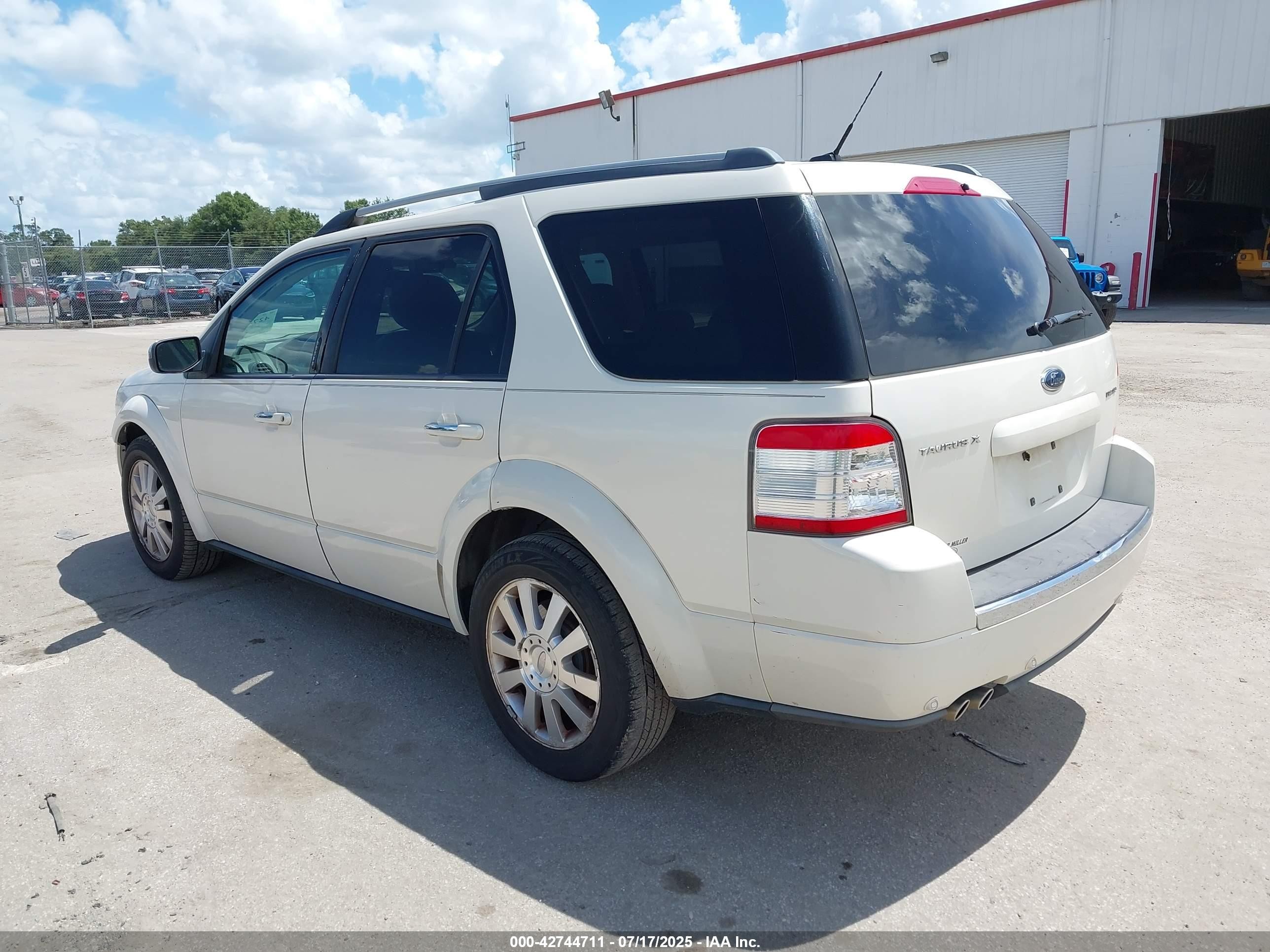 2009 Ford Taurus X Limited White vin: 1FMDK03W09GA06019