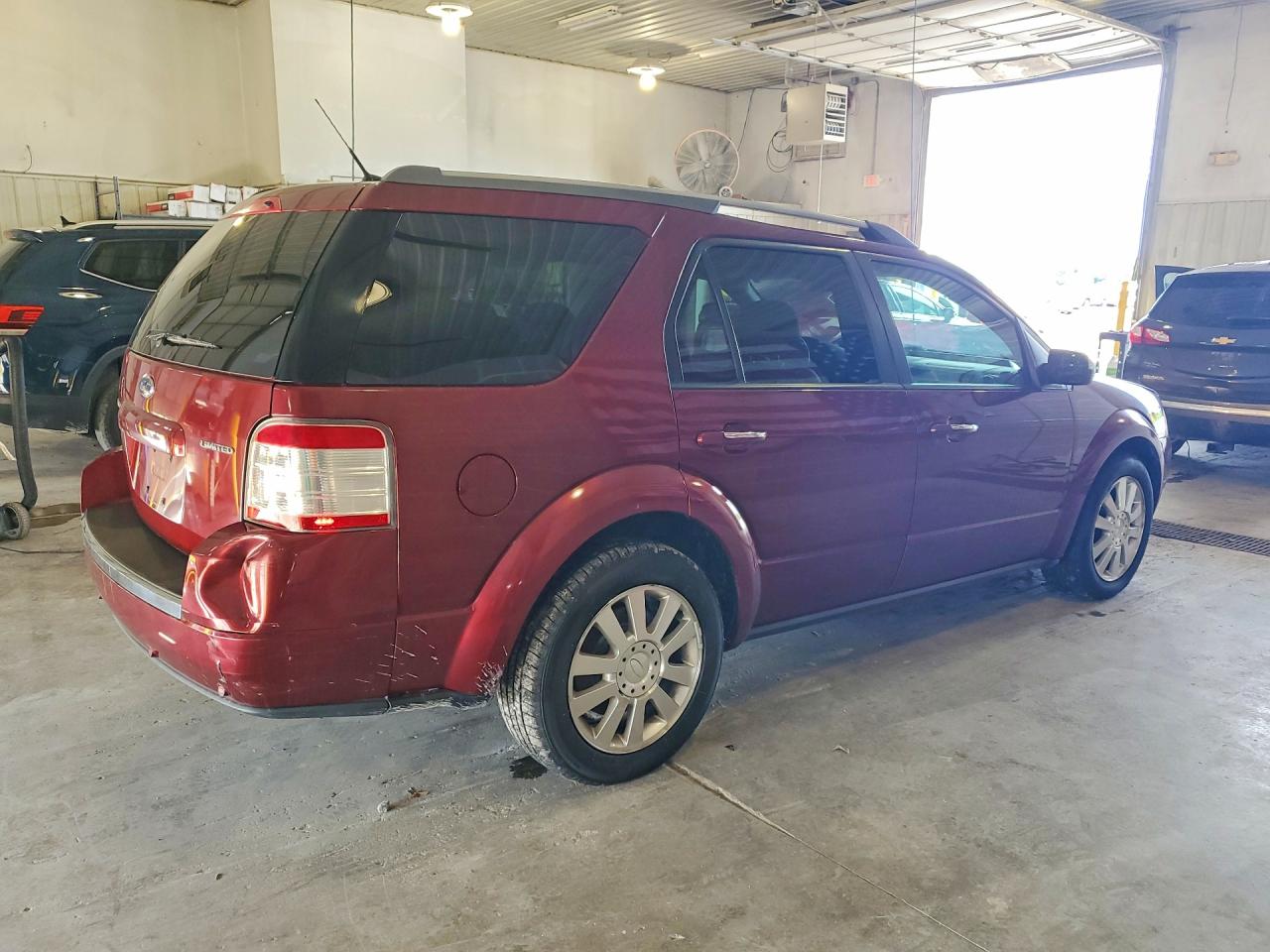 2008 Ford Taurus X Limited Burgundy vin: 1FMDK03W18GA01135
