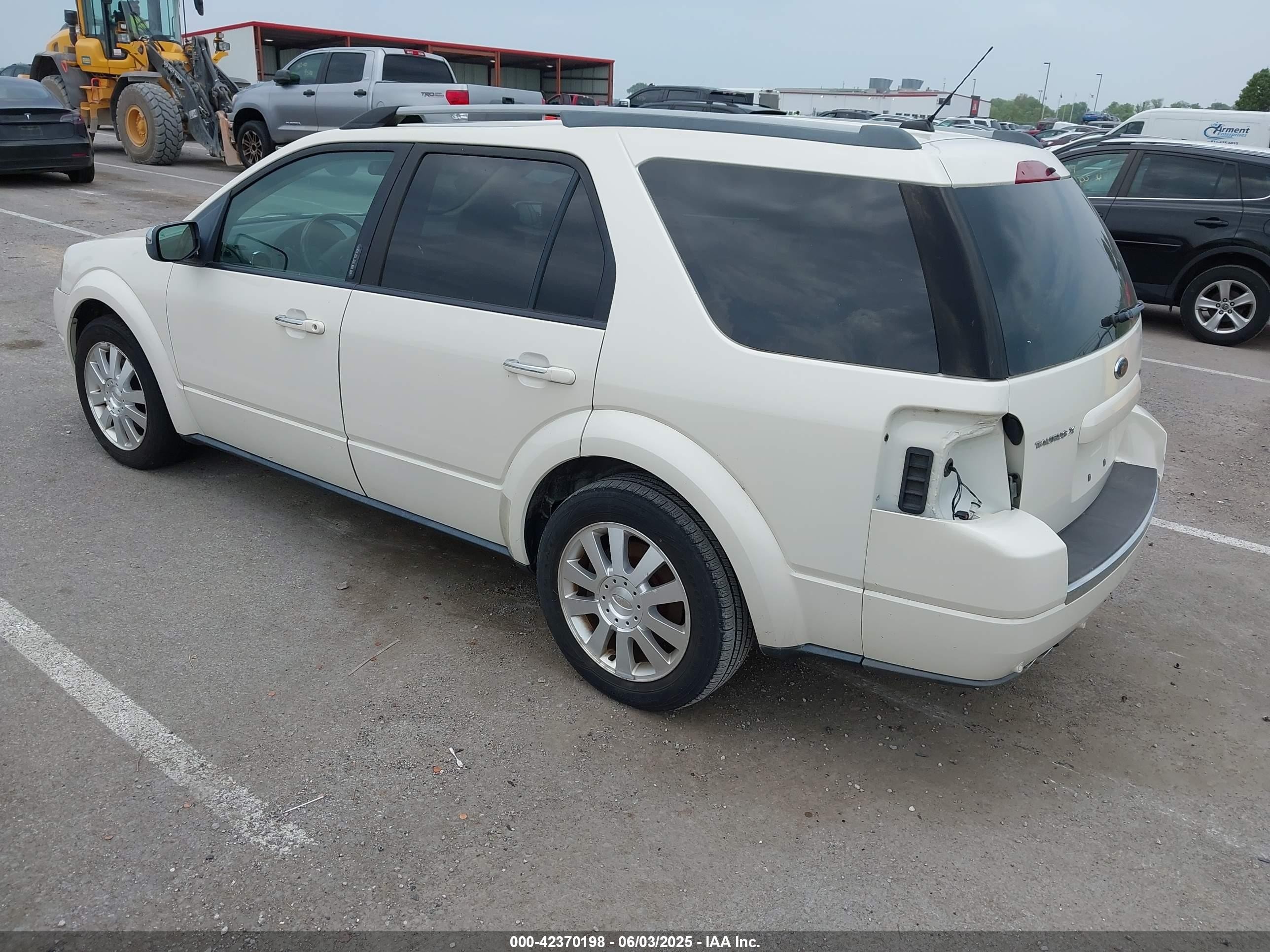2009 Ford Taurus X Limited White vin: 1FMDK03W29GA02957
