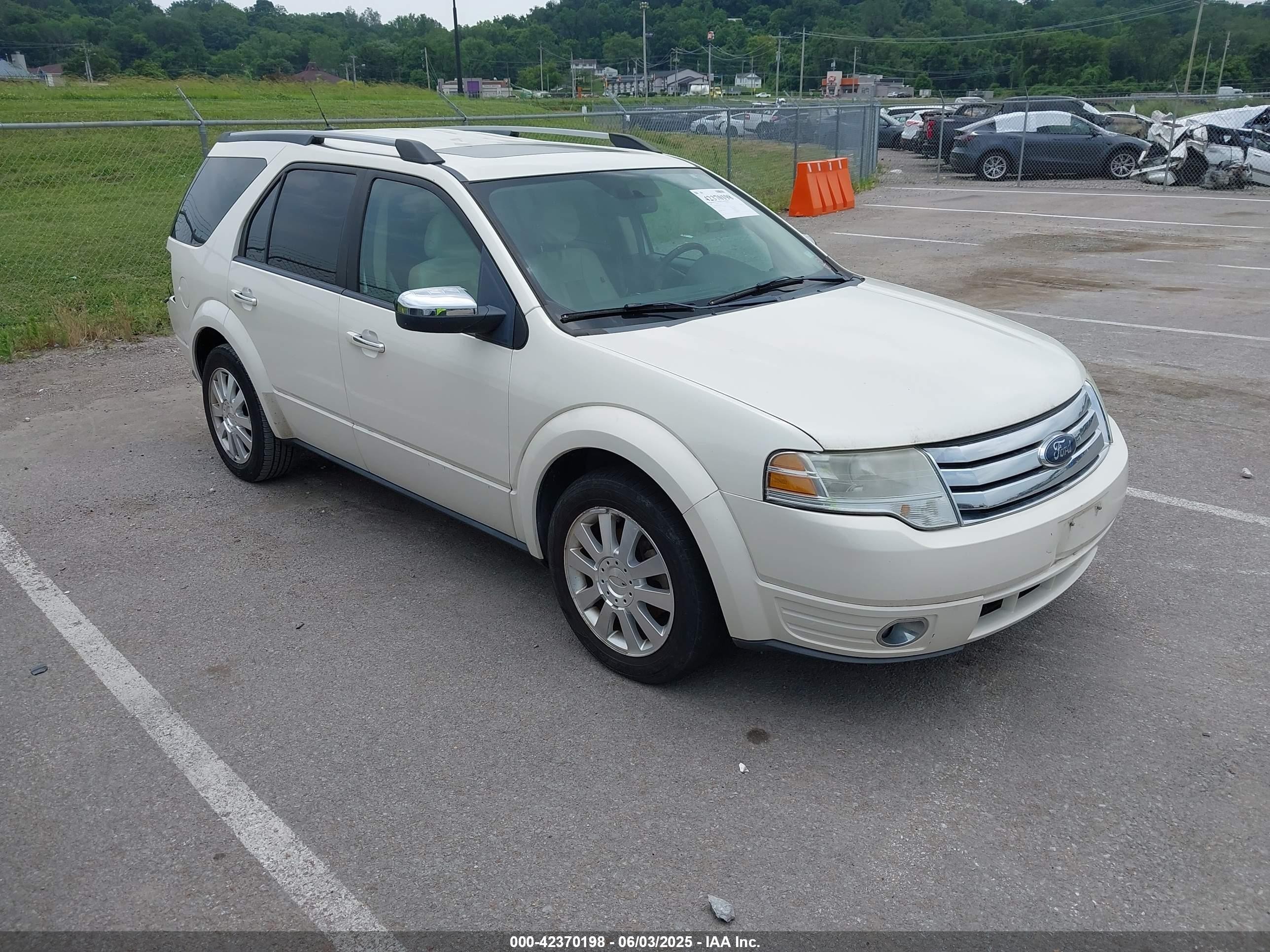 2009 Ford Taurus X Limited White vin: 1FMDK03W29GA02957