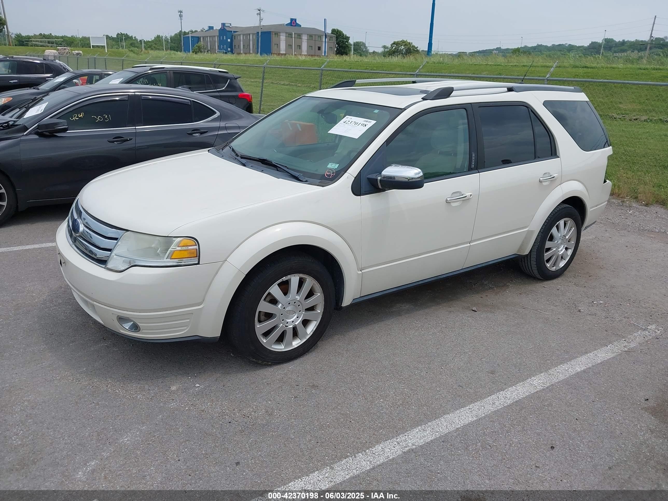 2009 Ford Taurus X Limited White vin: 1FMDK03W29GA02957