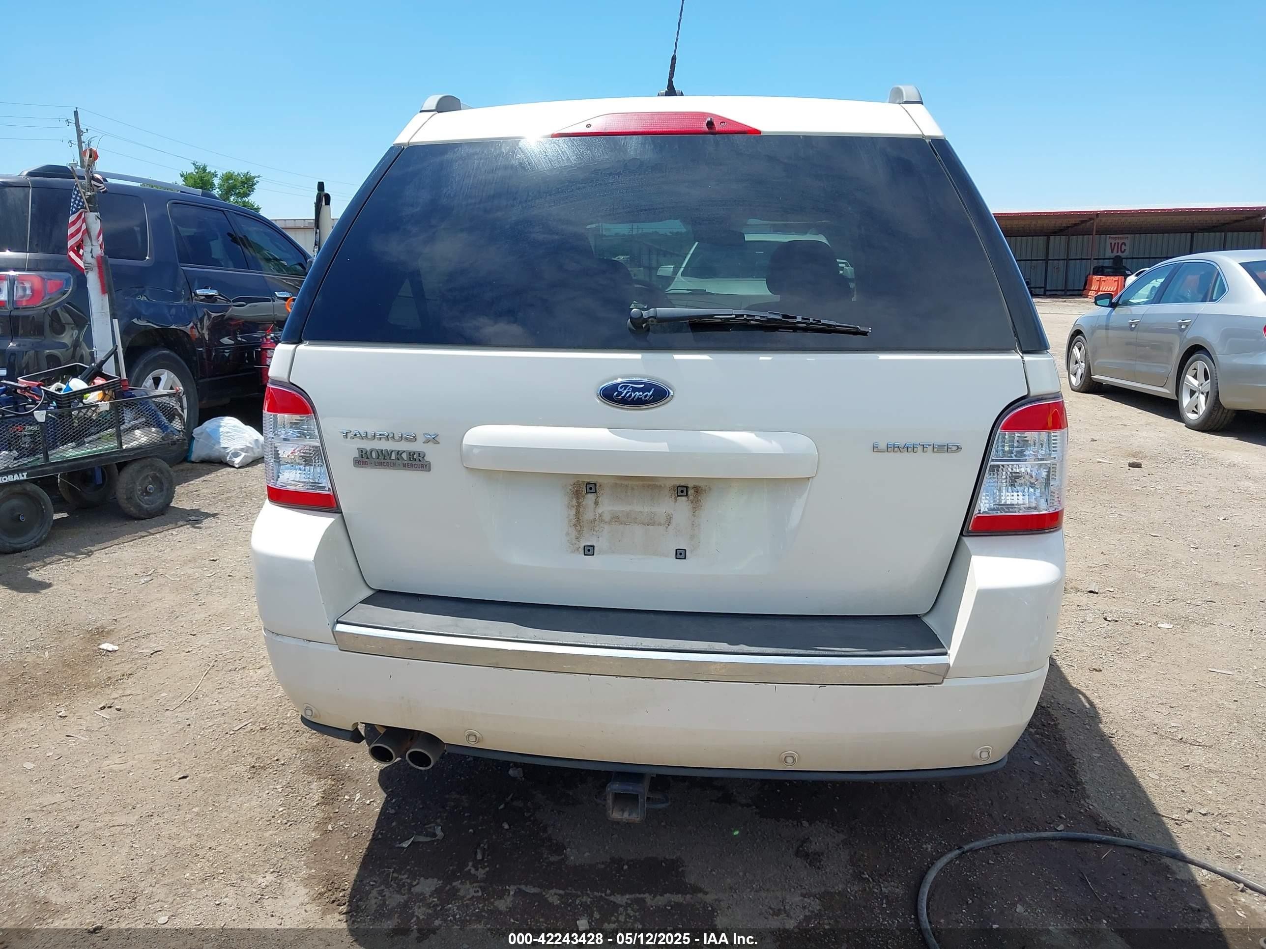 2009 Ford Taurus X Limited White vin: 1FMDK03W99GA03698