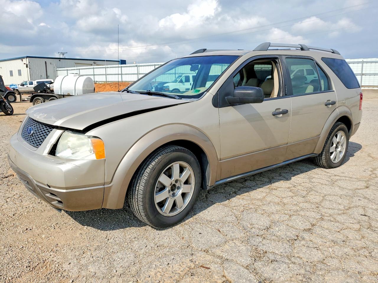 2005 Ford Freestyle Se Tan vin: 1FMDK04175GA51729