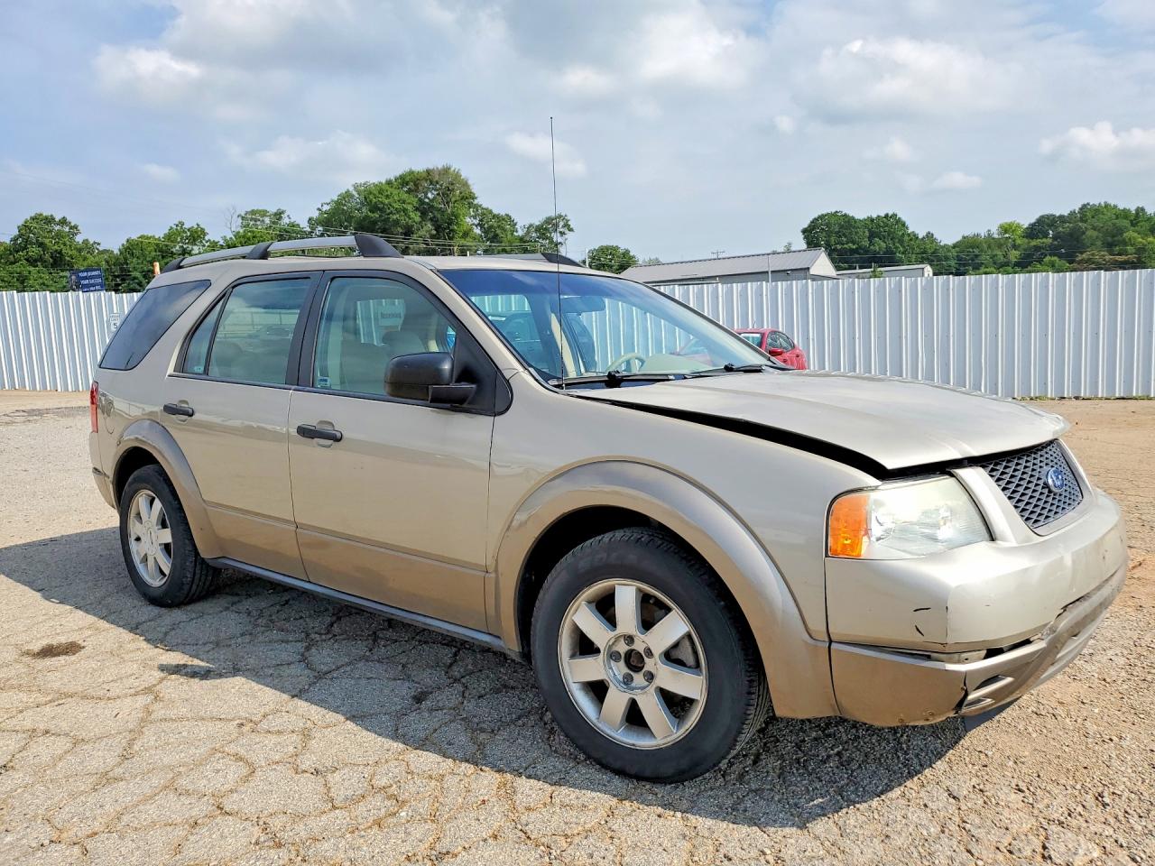 2005 Ford Freestyle Se Tan vin: 1FMDK04175GA51729