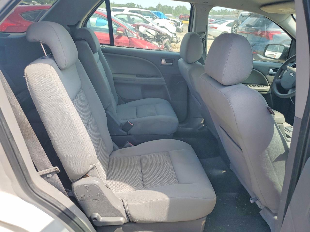 2005 Ford Freestyle Se Серебряный vin: 1FMDK04185GA58172