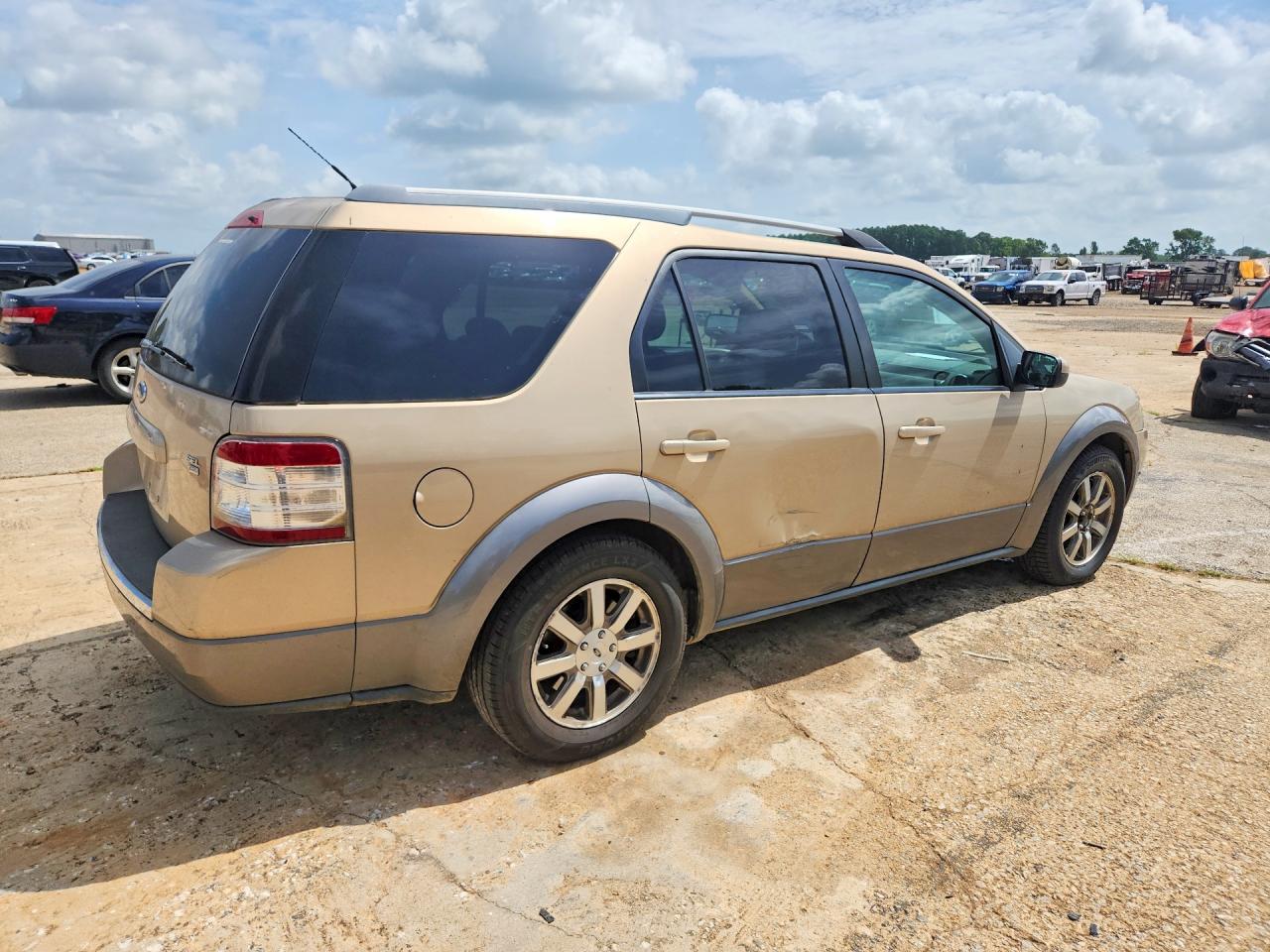 2008 Ford Taurus X Sel Tan vin: 1FMDK05W28GA00735