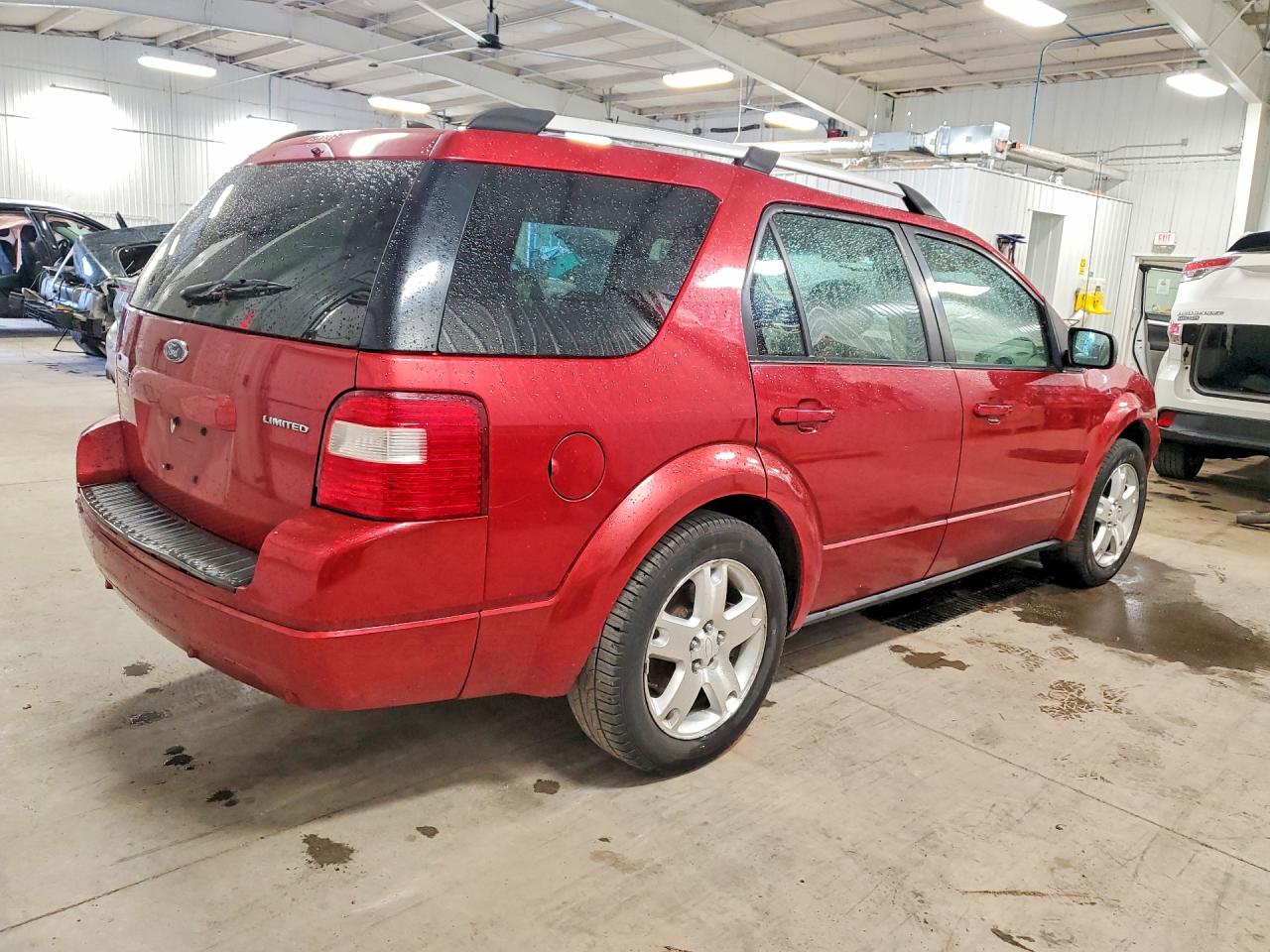 2007 Ford Freestyle Limited Red vin: 1FMDK06147GA16095