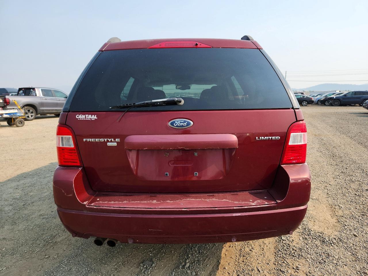 2005 Ford Freestyle Limited Burgundy vin: 1FMDK061X5GA72782