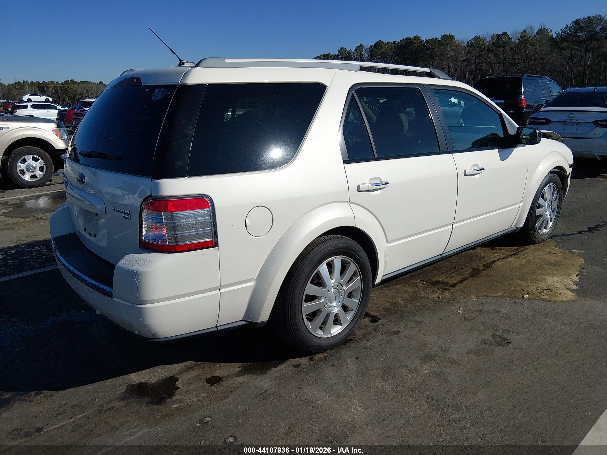 2009 Ford Taurus X Limited White vin: 1FMDK06W49GA03717