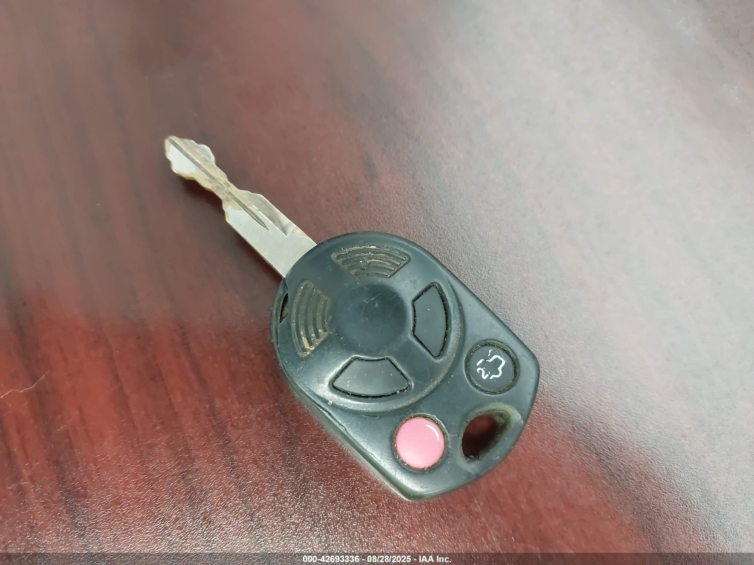 2009 Ford Taurus X Eddie Bauer Red vin: 1FMDK07W19GA05617