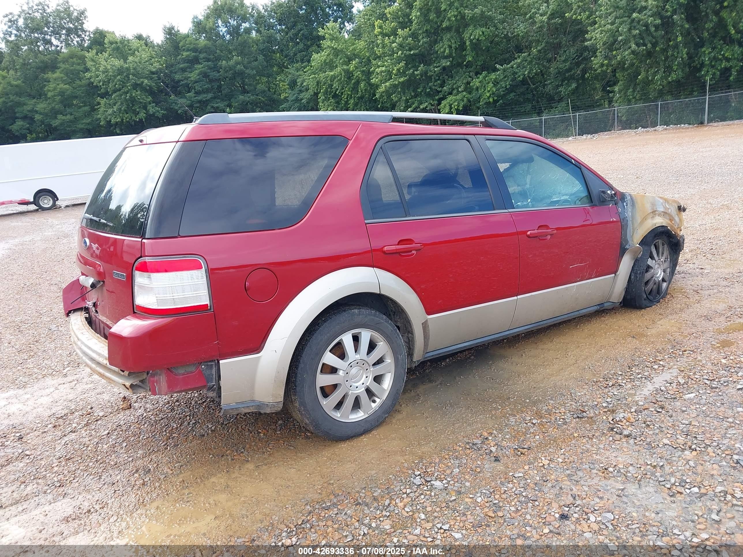 2009 Ford Taurus X Eddie Bauer Red vin: 1FMDK07W19GA05617
