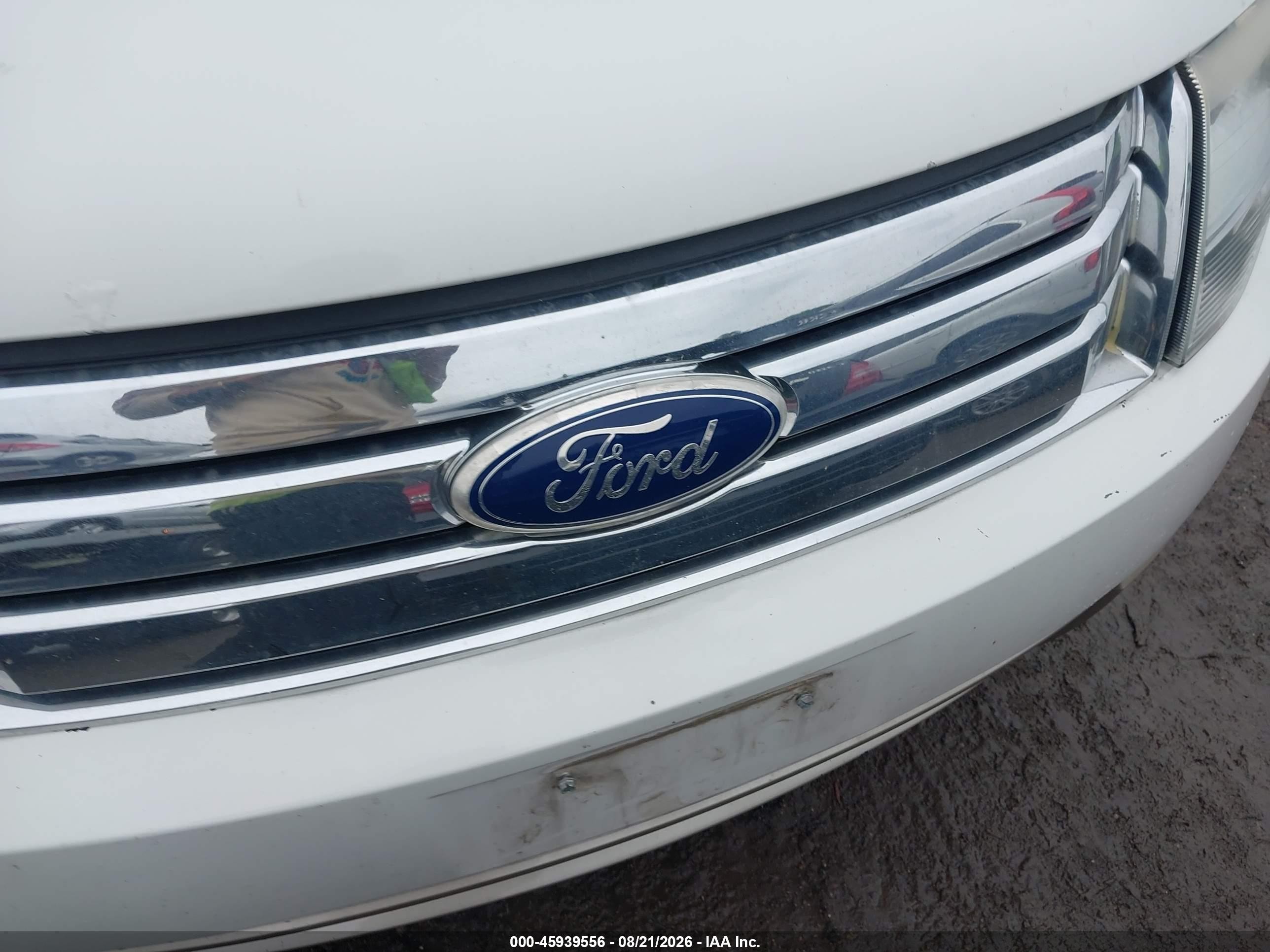 2009 Ford Taurus X Eddie Bauer White vin: 1FMDK08W49GA01205