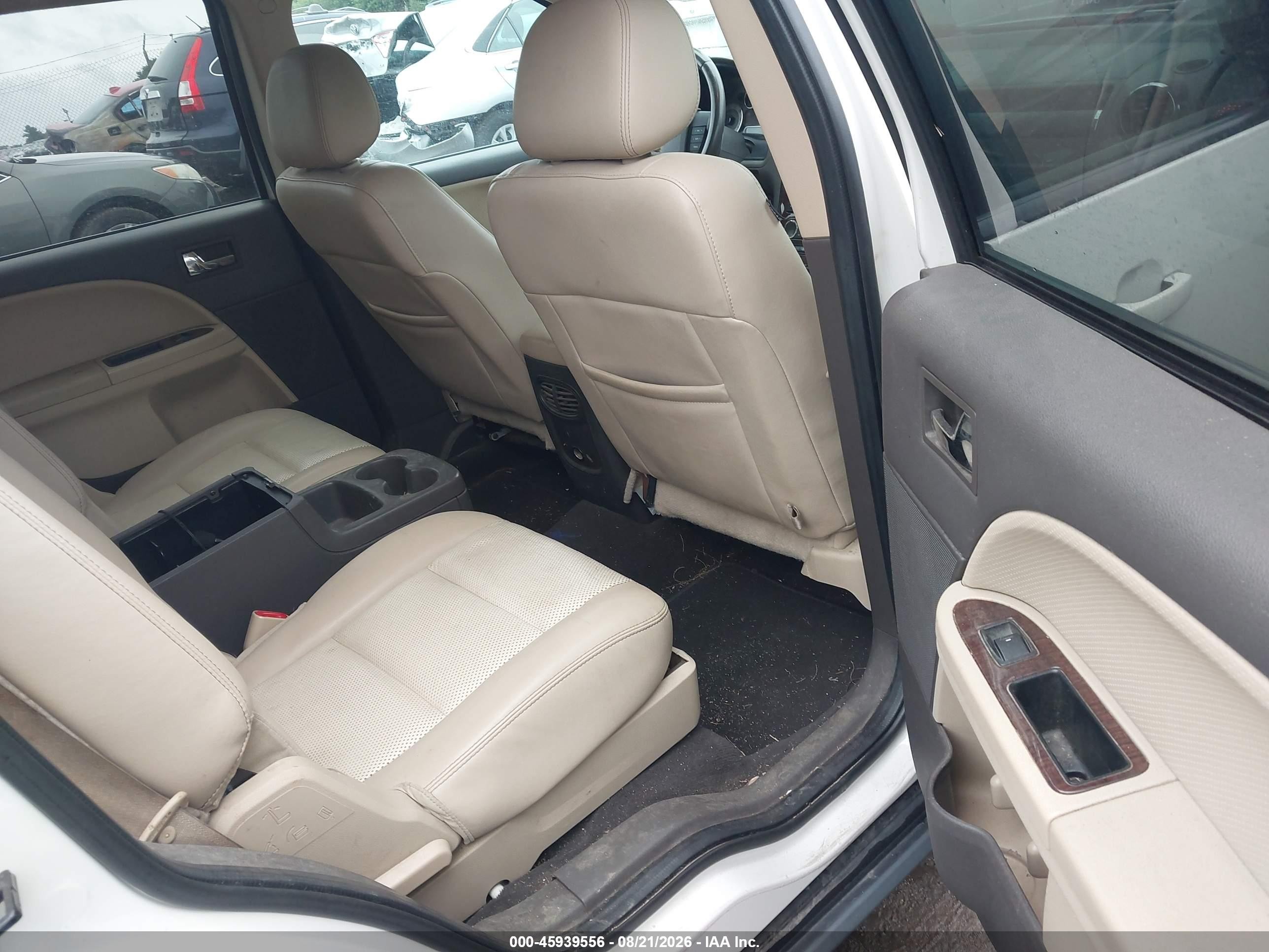 2009 Ford Taurus X Eddie Bauer White vin: 1FMDK08W49GA01205