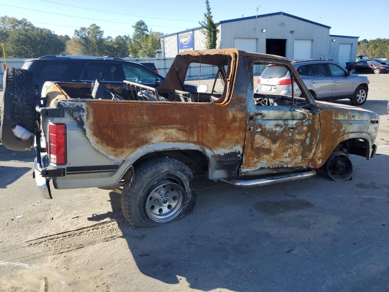 1984 Ford Bronco U100 Silver vin: 1FMDU15F9ELA55864