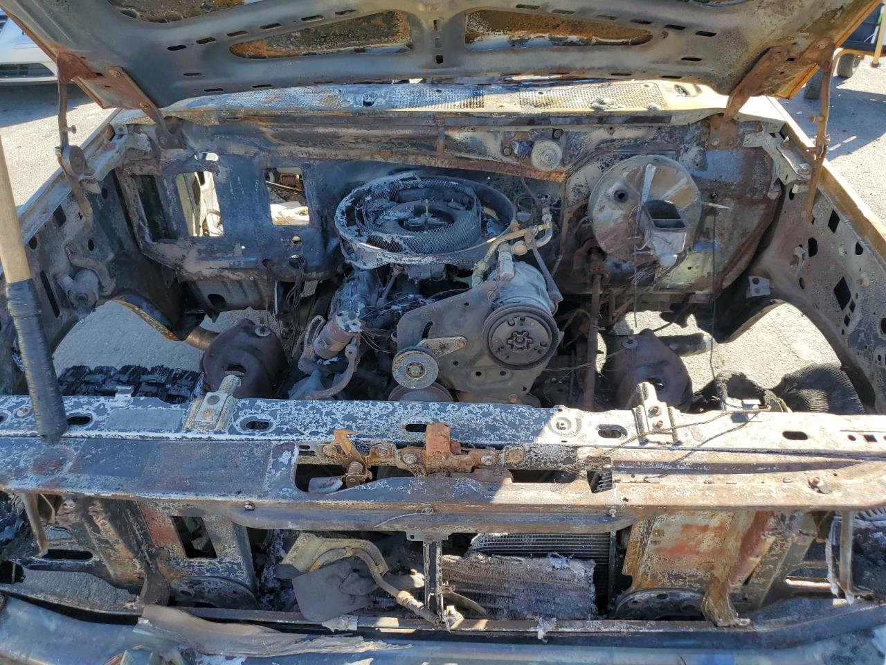 1984 Ford Bronco U100 Silver vin: 1FMDU15F9ELA55864