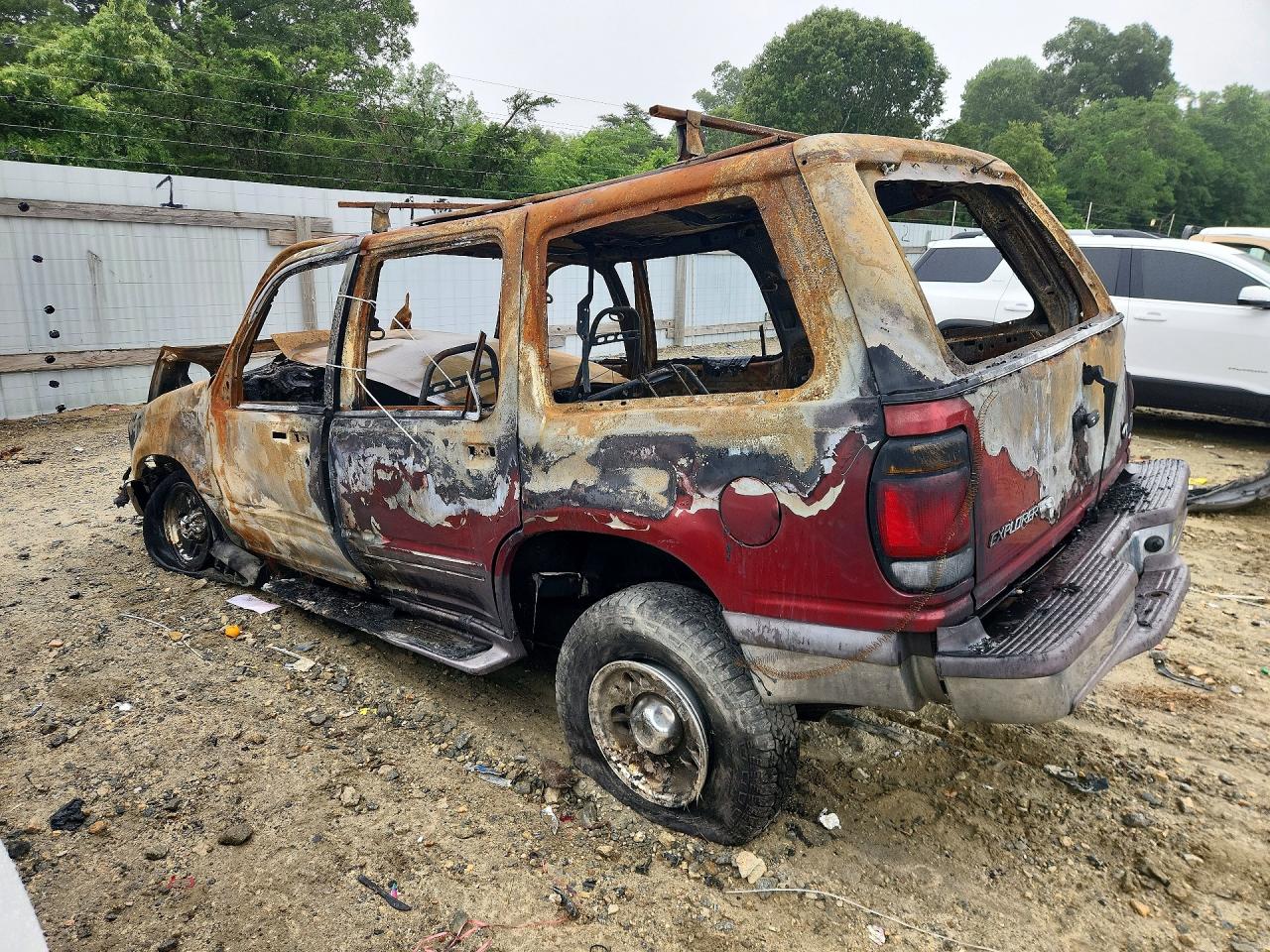 1997 Ford Explorer Burn vin: 1FMDU32E7VUD40189