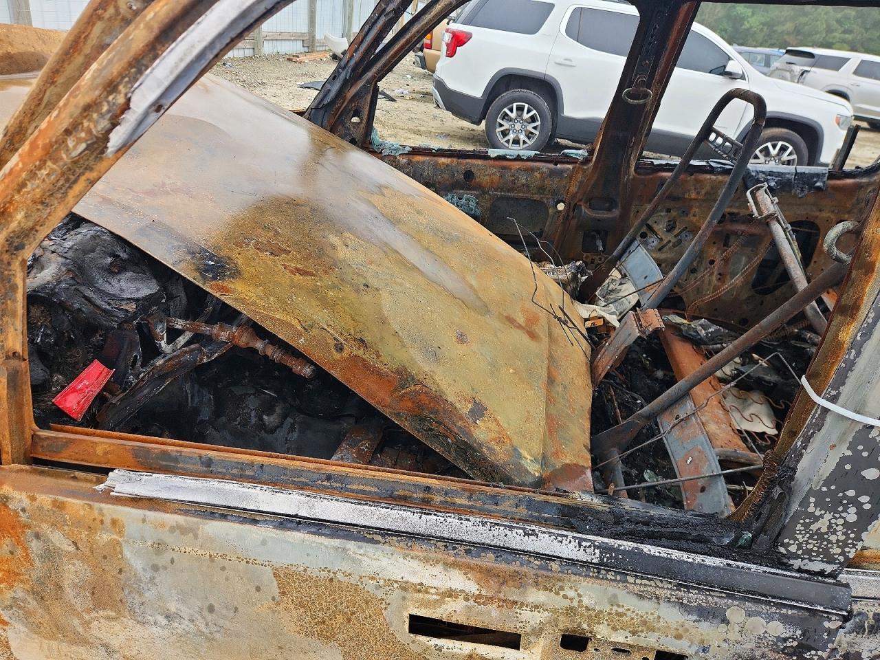 1997 Ford Explorer Burn vin: 1FMDU32E7VUD40189