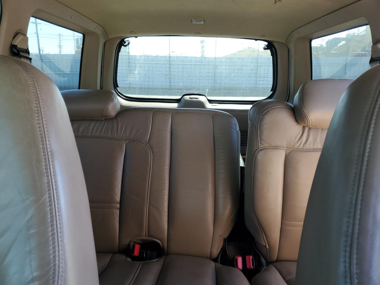 1999 Ford Explorer White vin: 1FMDU32P2XZA60512