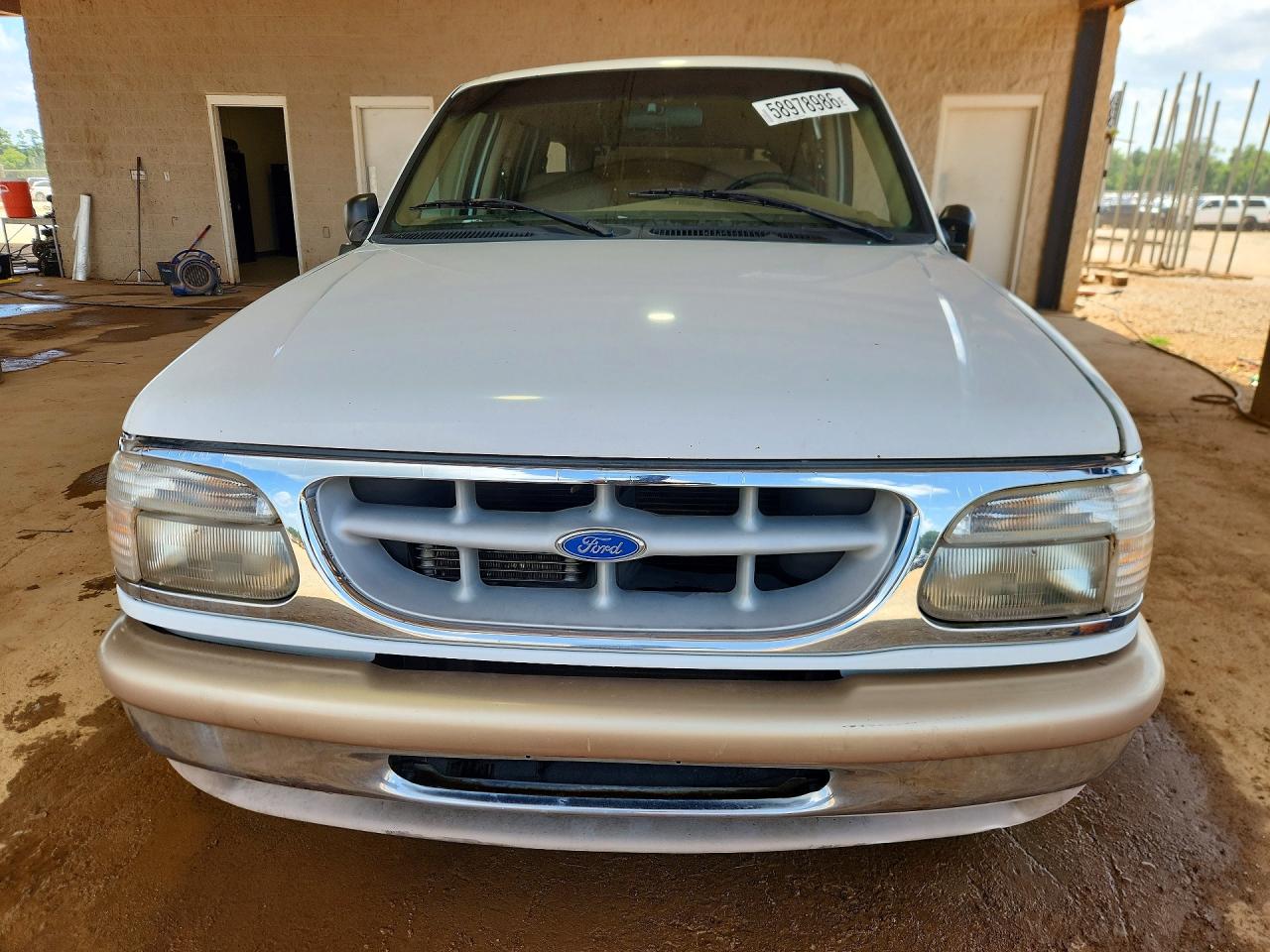 1996 Ford Explorer White vin: 1FMDU32P4TZB96540