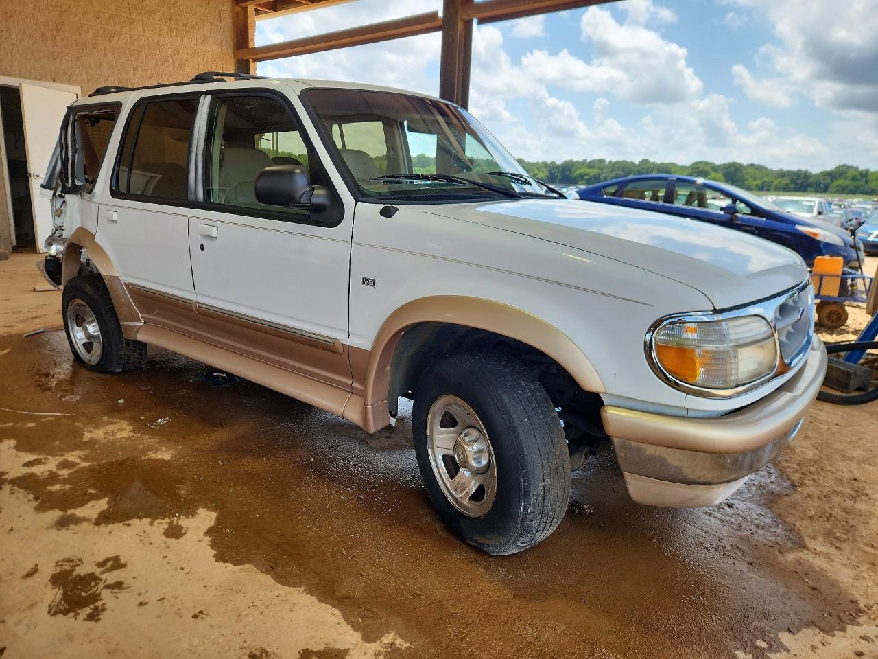 1996 Ford Explorer White vin: 1FMDU32P4TZB96540
