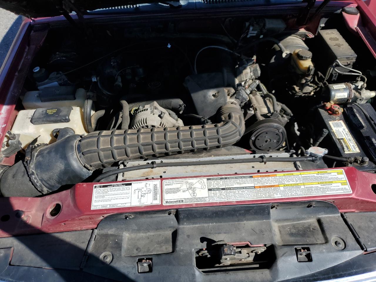 1996 Ford Explorer Burgundy vin: 1FMDU32X0TZB52597