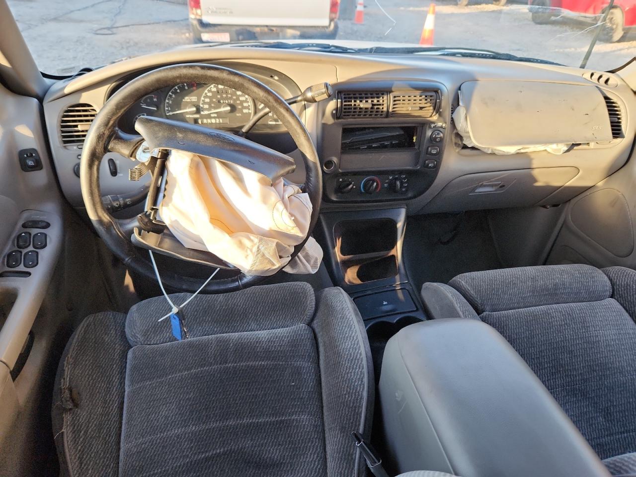 1995 Ford Explorer Green vin: 1FMDU32X1SZB86398