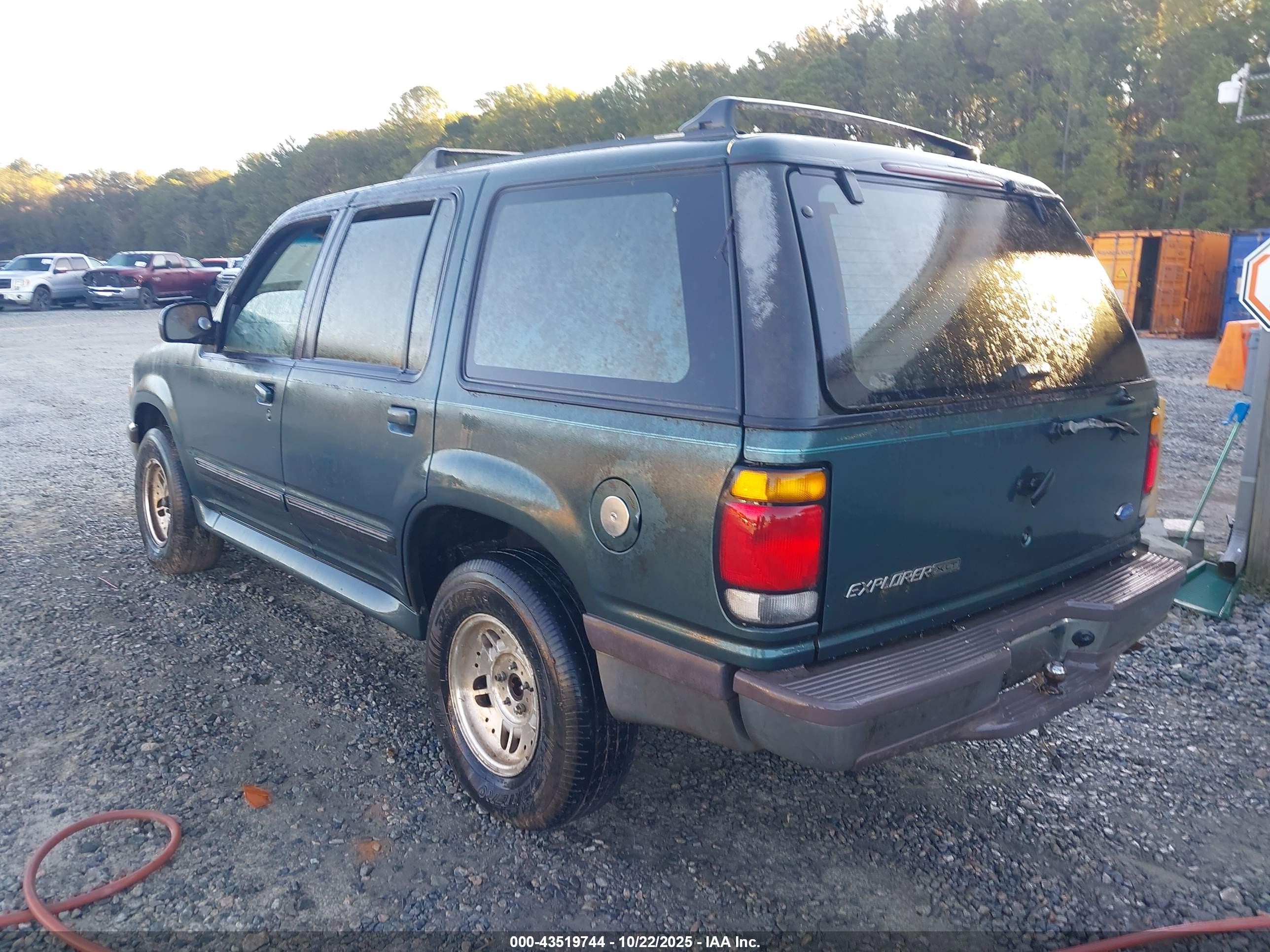 1995 Ford Explorer   Green vin: 1FMDU32X3SUA82850