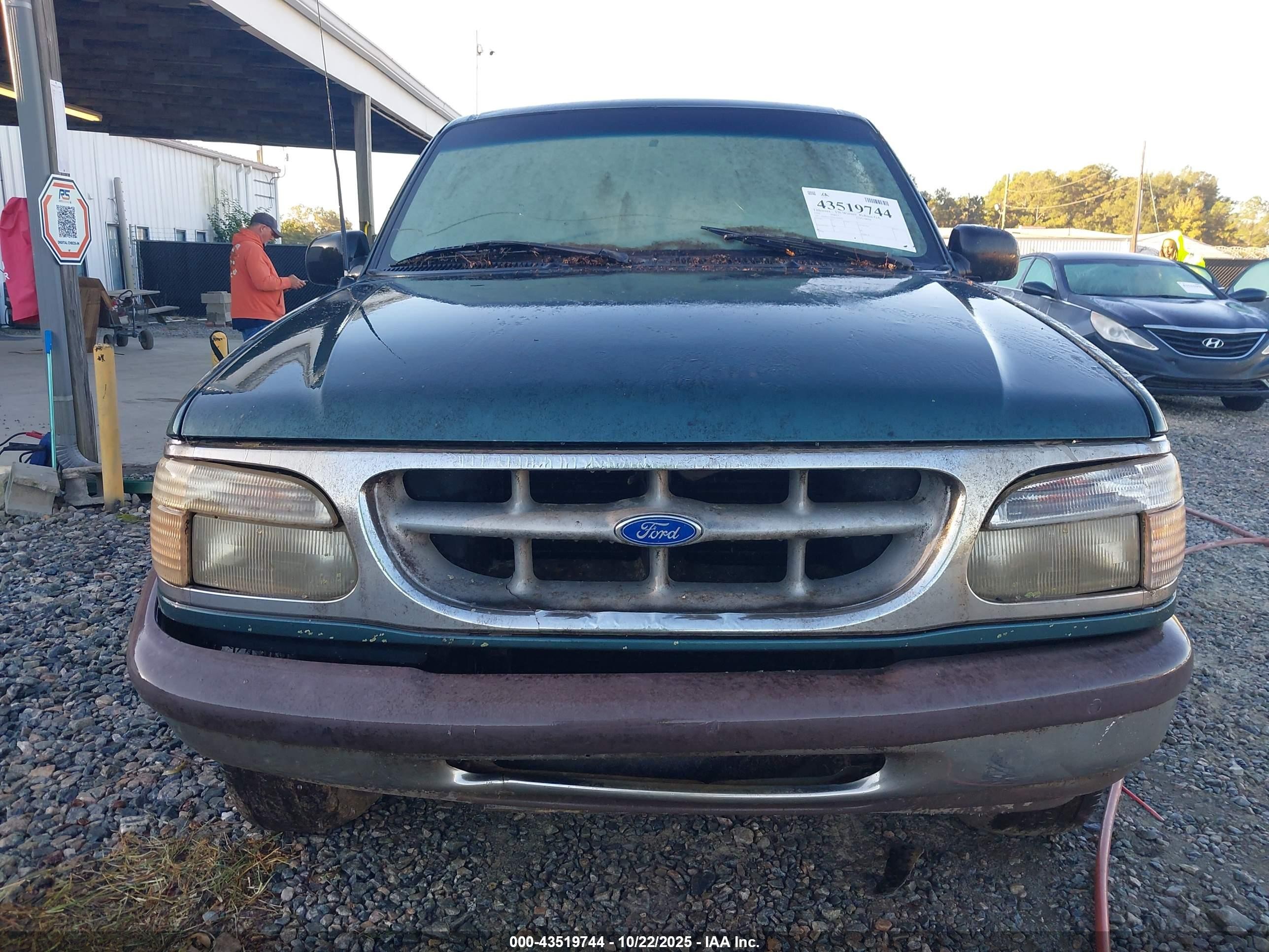 1995 Ford Explorer   Green vin: 1FMDU32X3SUA82850