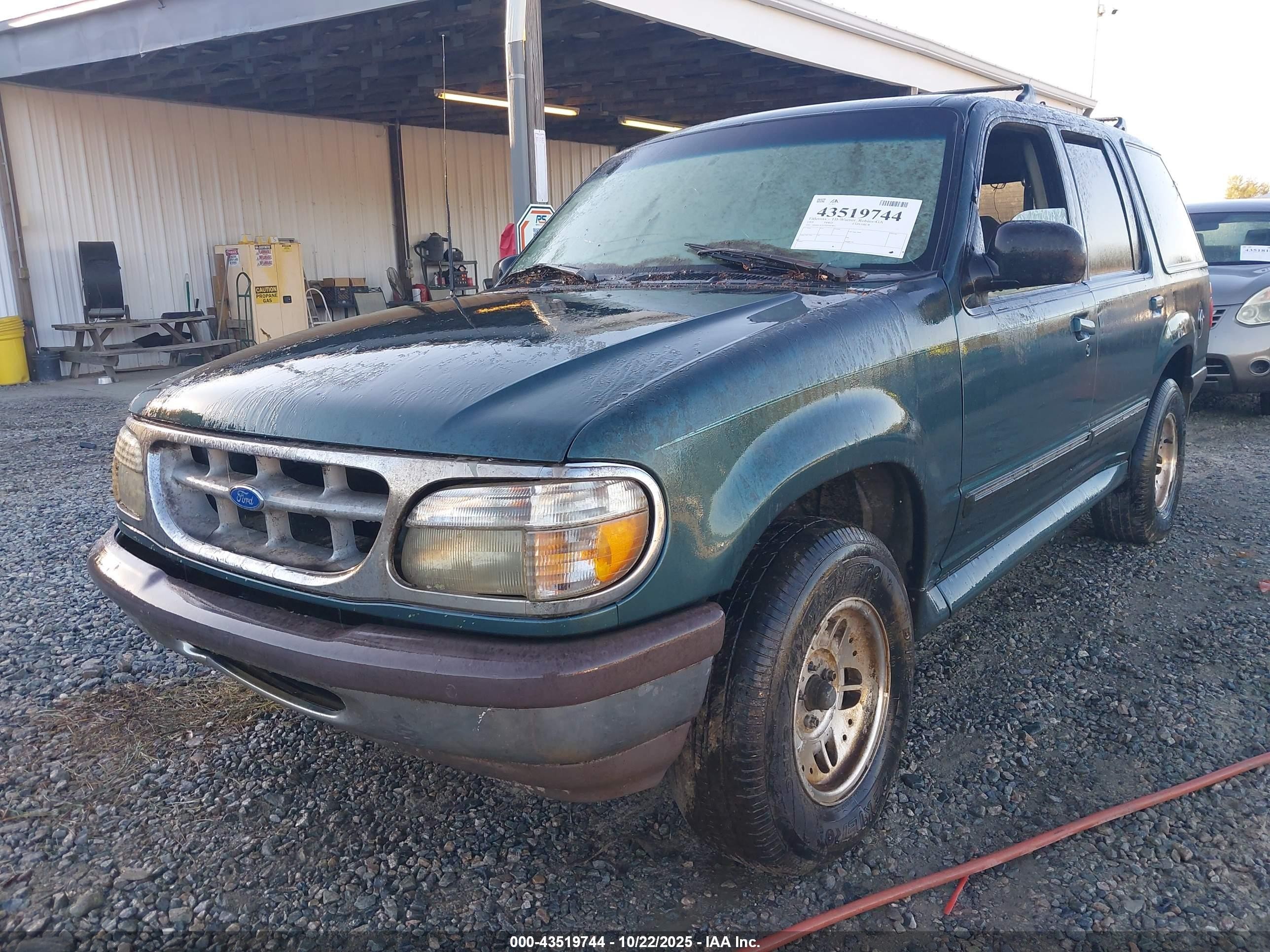 1995 Ford Explorer   Green vin: 1FMDU32X3SUA82850