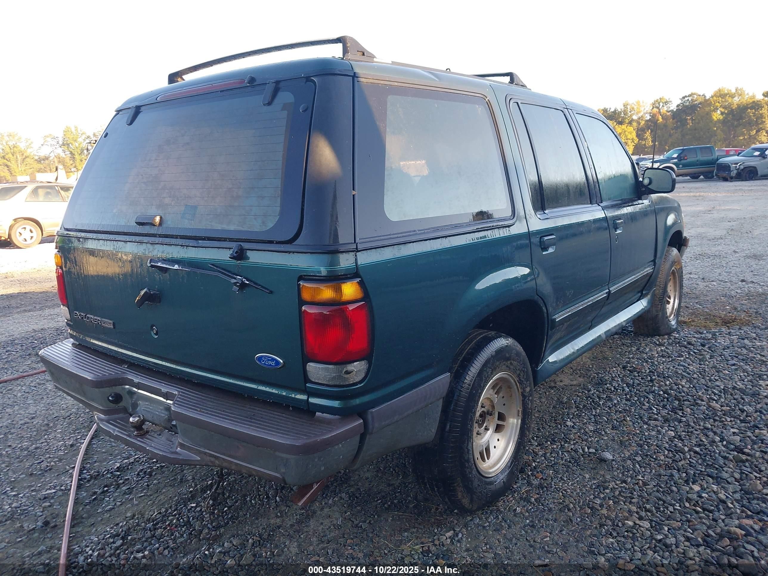1995 Ford Explorer   Green vin: 1FMDU32X3SUA82850