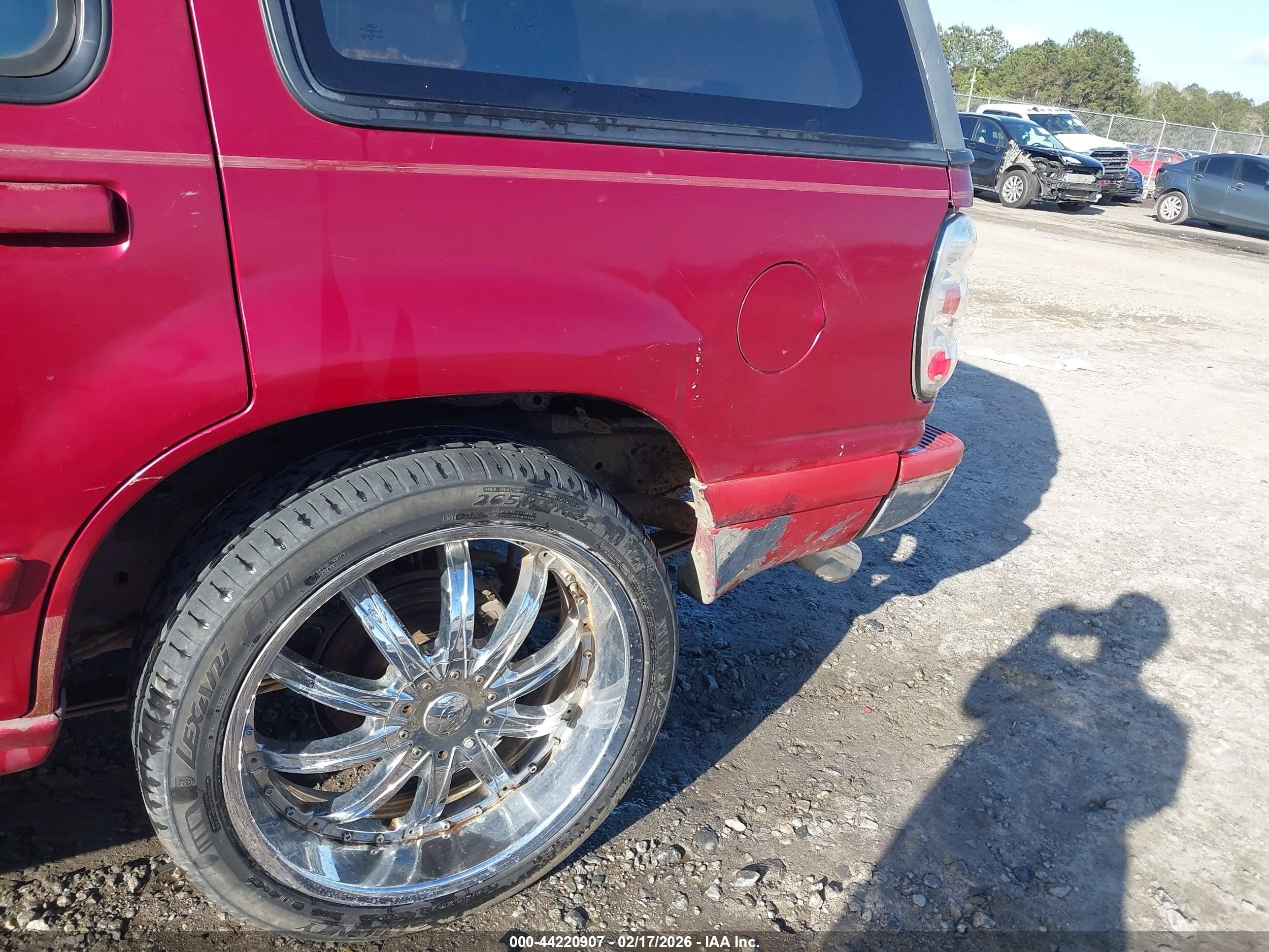 1995 Ford Explorer   Red vin: 1FMDU32X4SUA80928